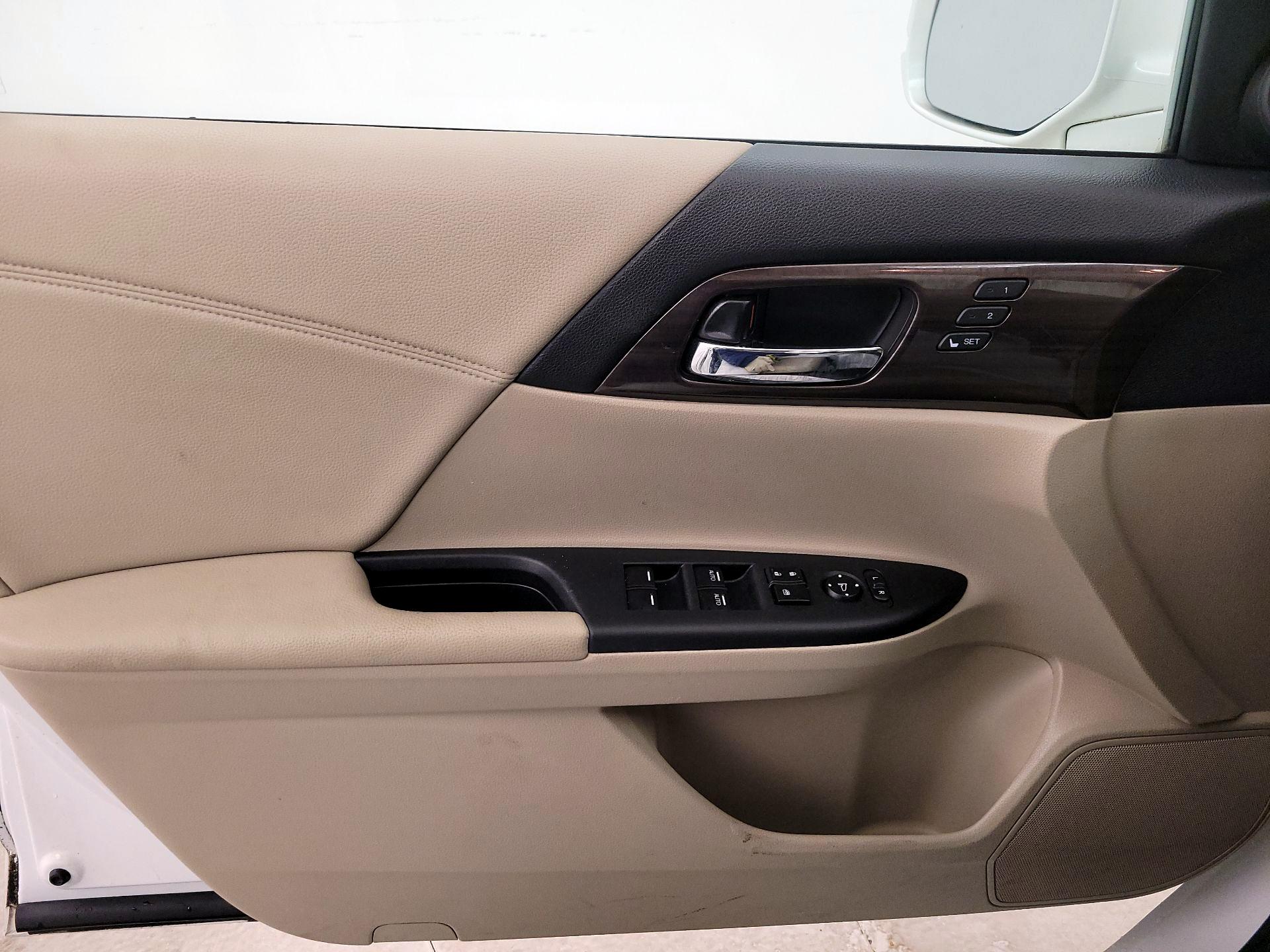 Thumbnail: 2017 Honda Accord - 12