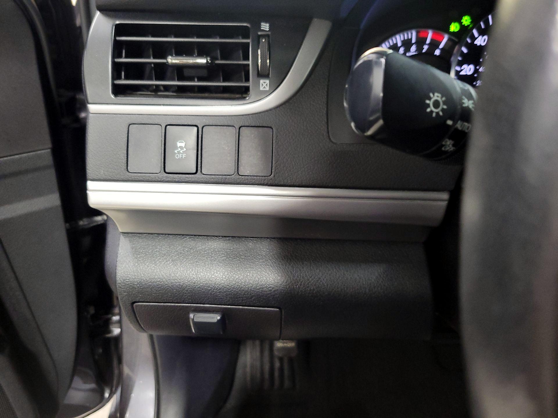 Thumbnail: 2014 Toyota Camry - 13