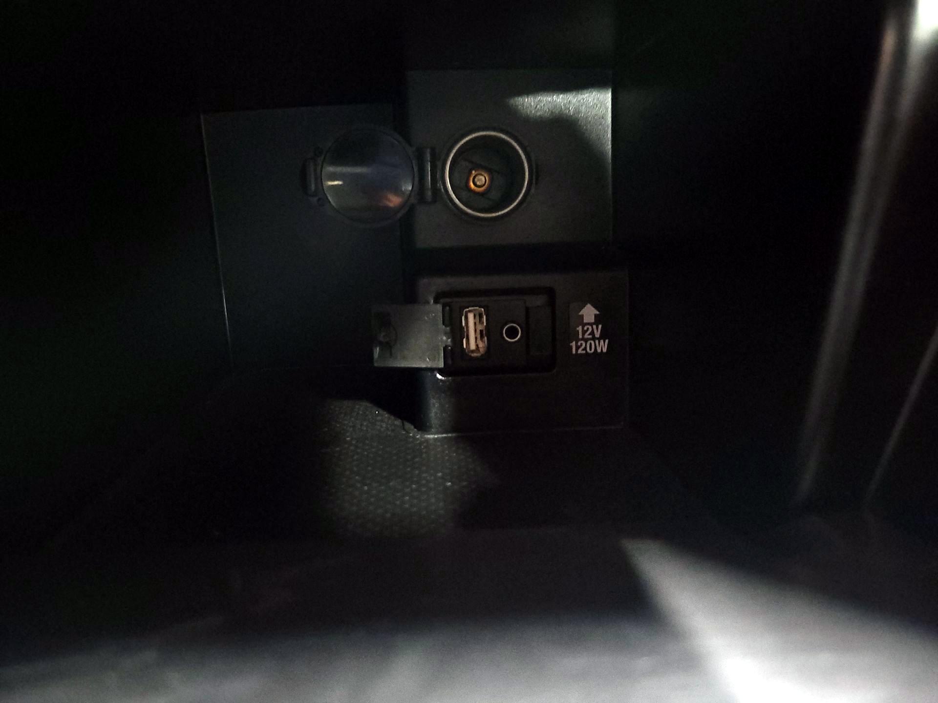 Thumbnail: 2014 Toyota Camry - 18