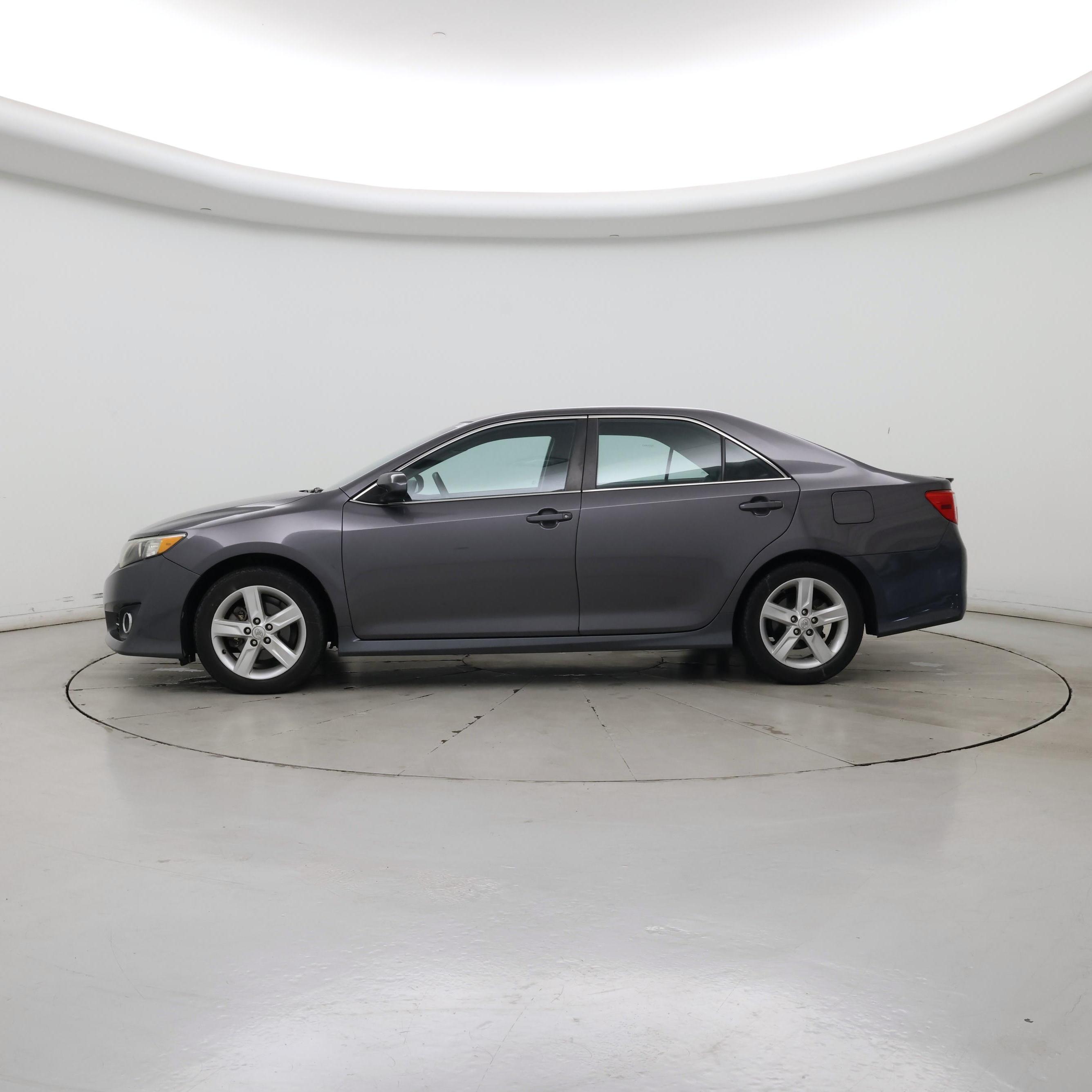 Thumbnail: 2014 Toyota Camry - 3