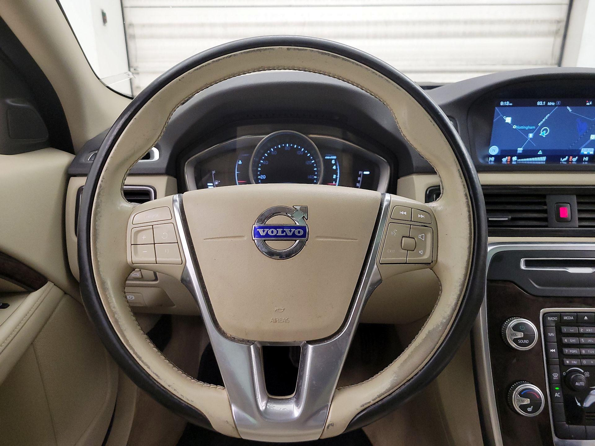 Thumbnail: 2015 Volvo XC70 - 10