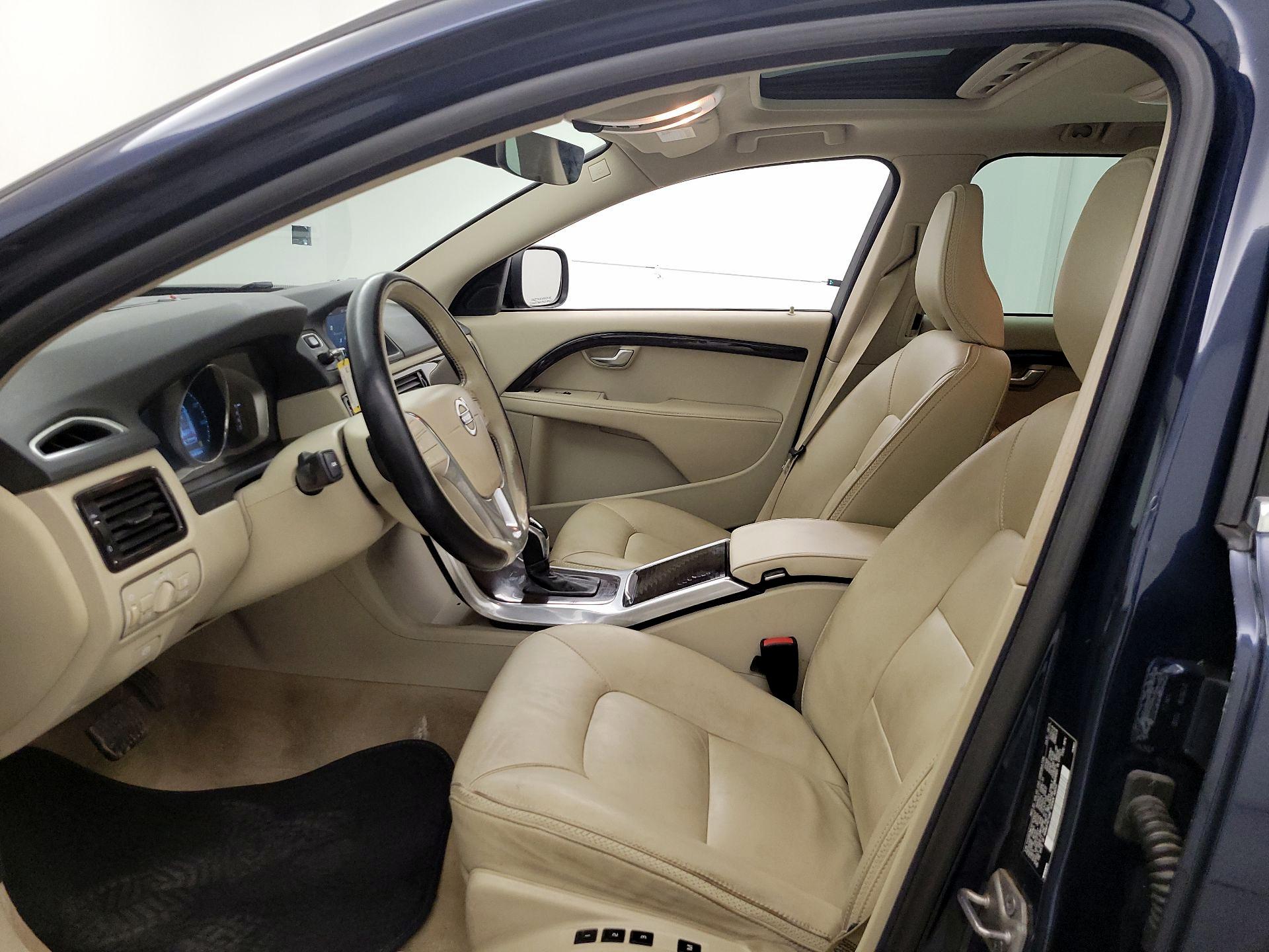 Thumbnail: 2015 Volvo XC70 - 11