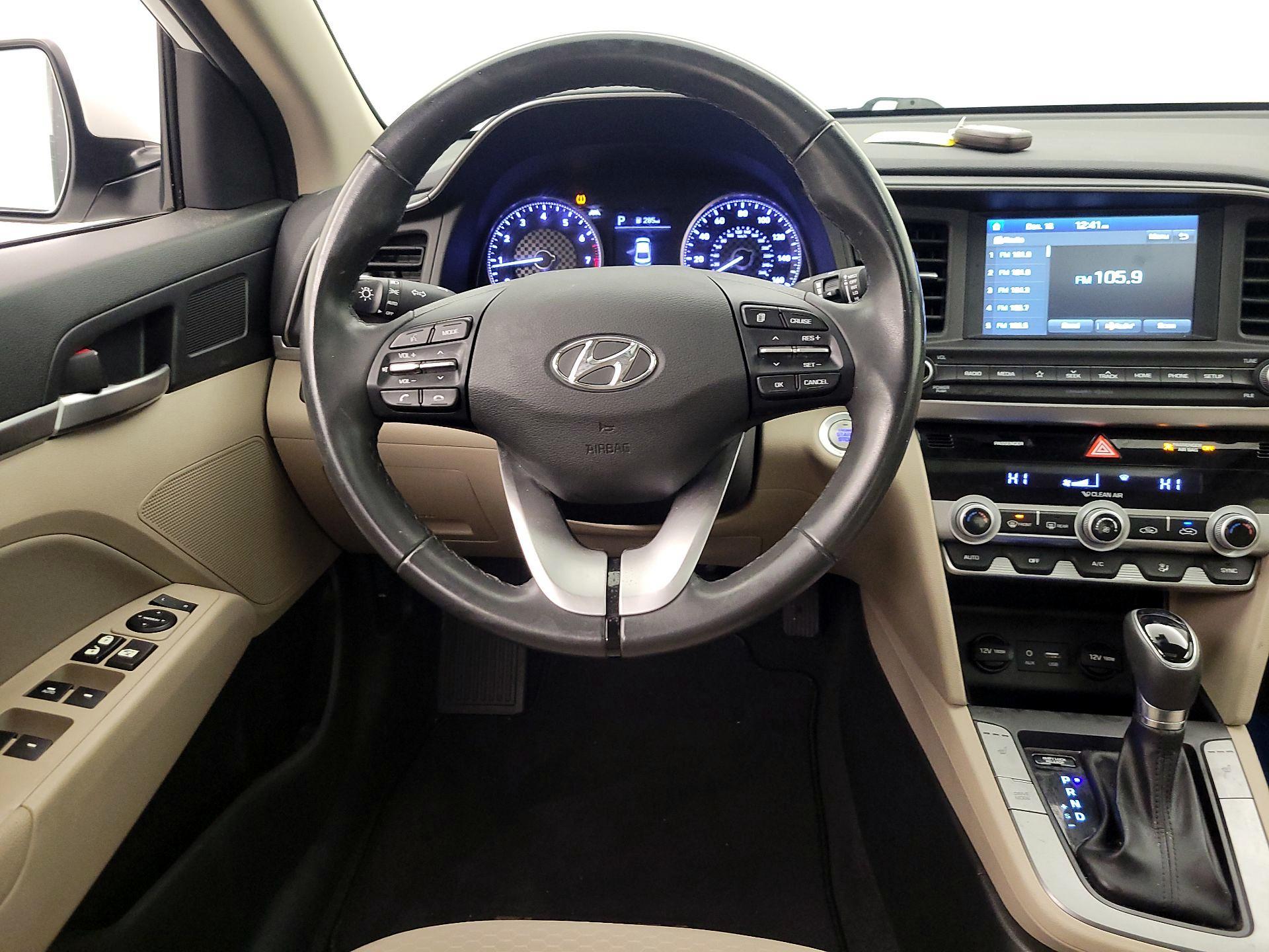 Thumbnail: 2020 Hyundai Elantra - 10