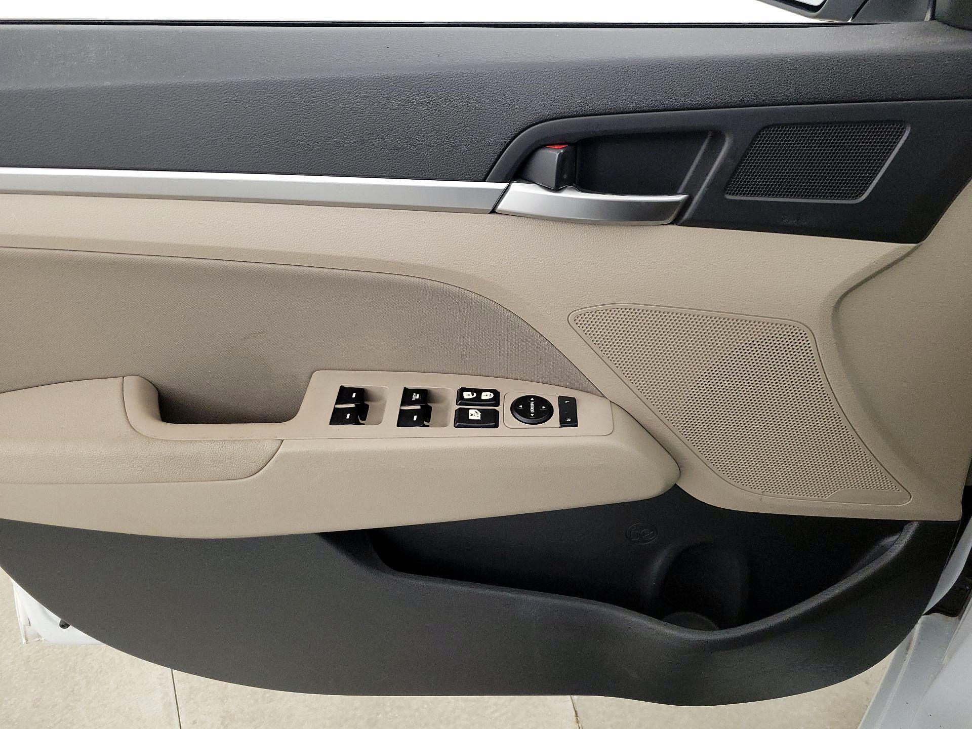 Thumbnail: 2020 Hyundai Elantra - 12