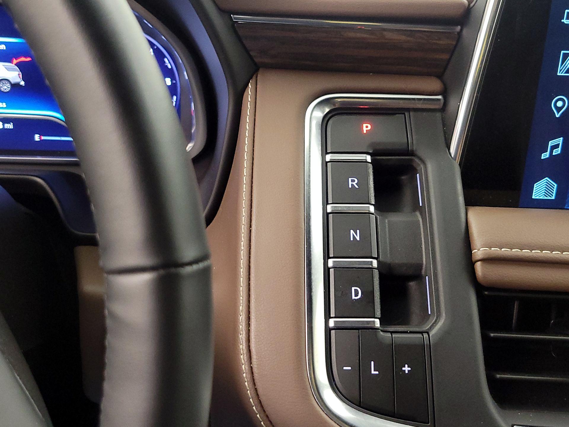 Thumbnail: 2023 Chevrolet Tahoe - 17