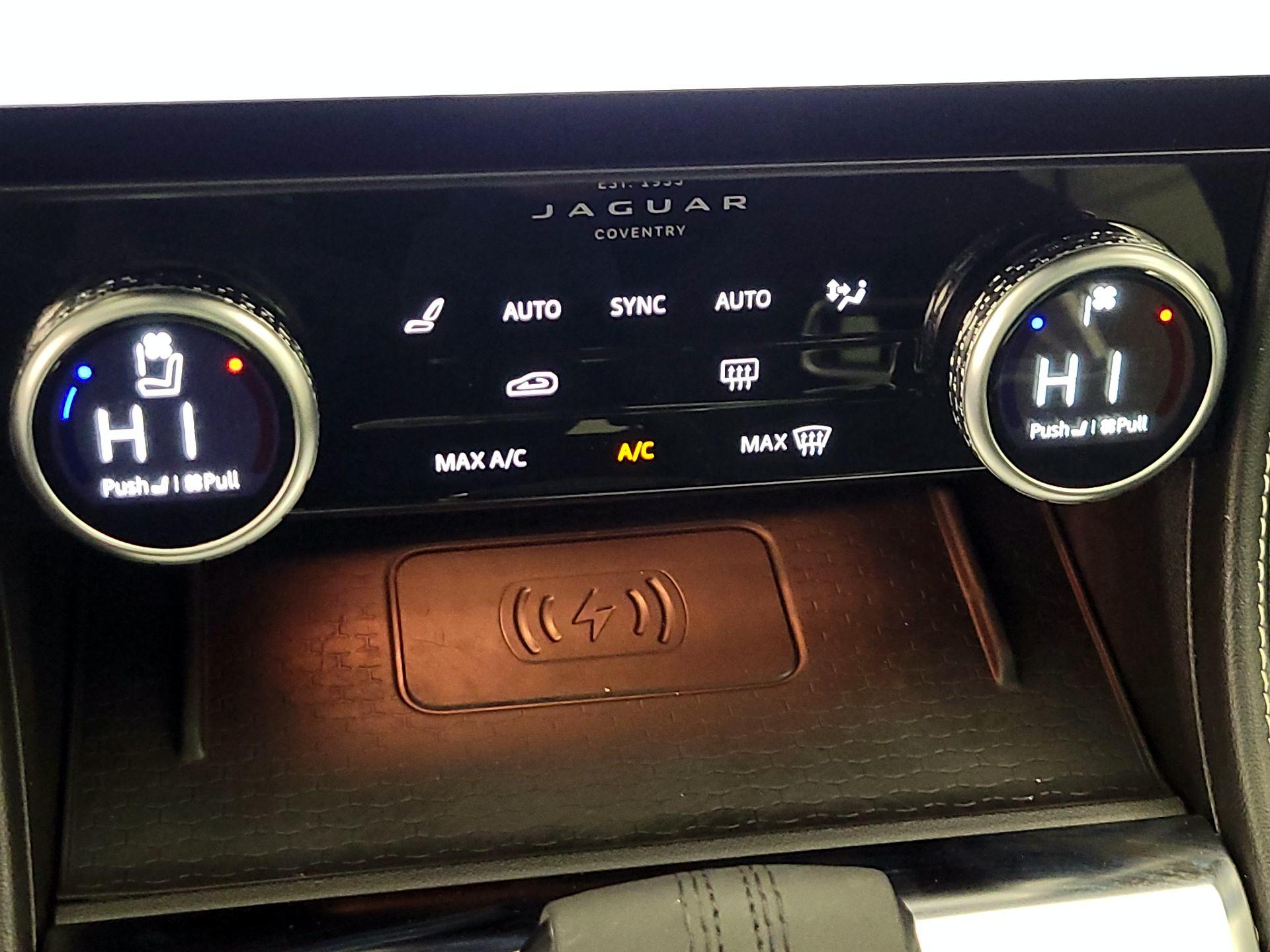 Thumbnail: 2024 Jaguar F-Pace - 17