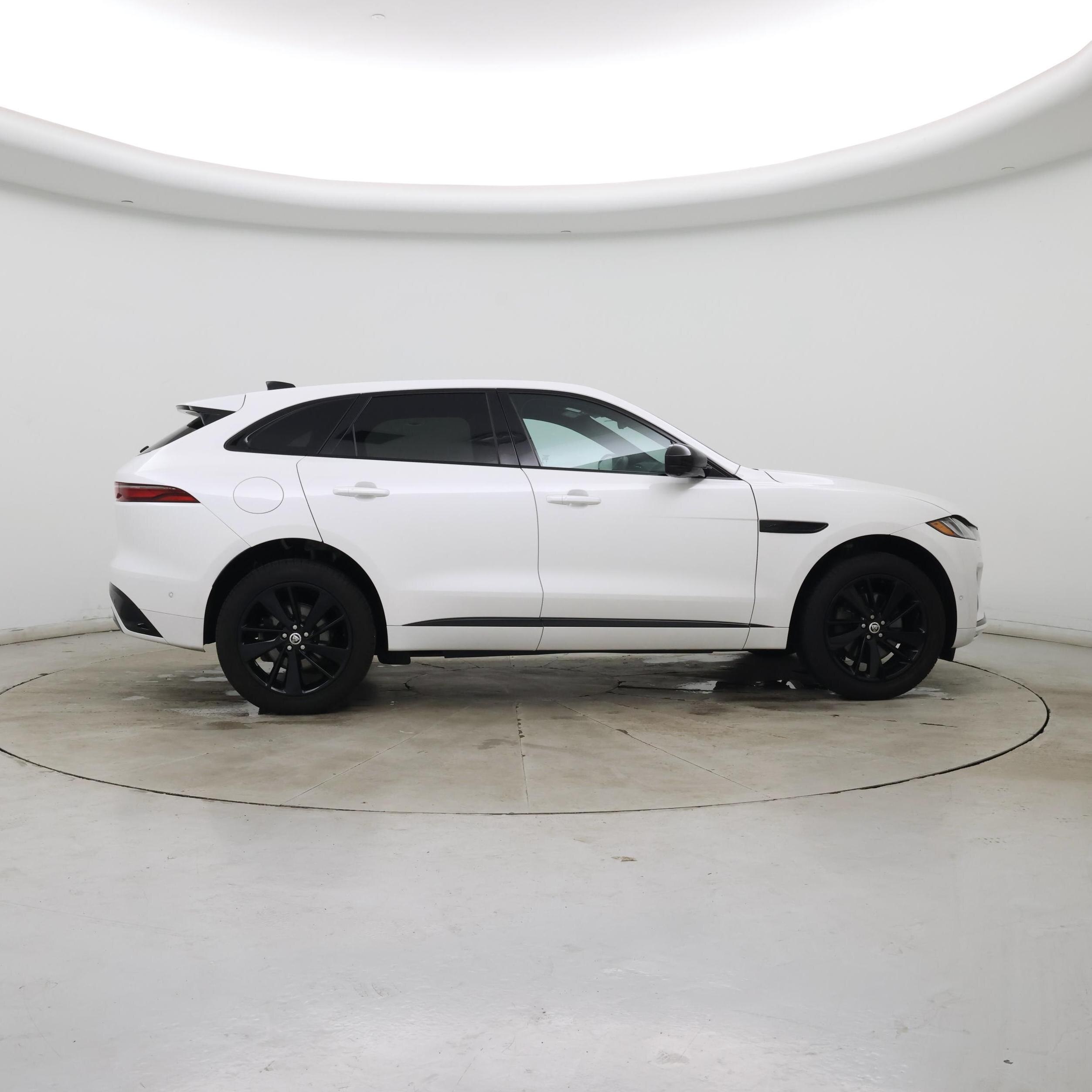 Thumbnail: 2024 Jaguar F-Pace - 7