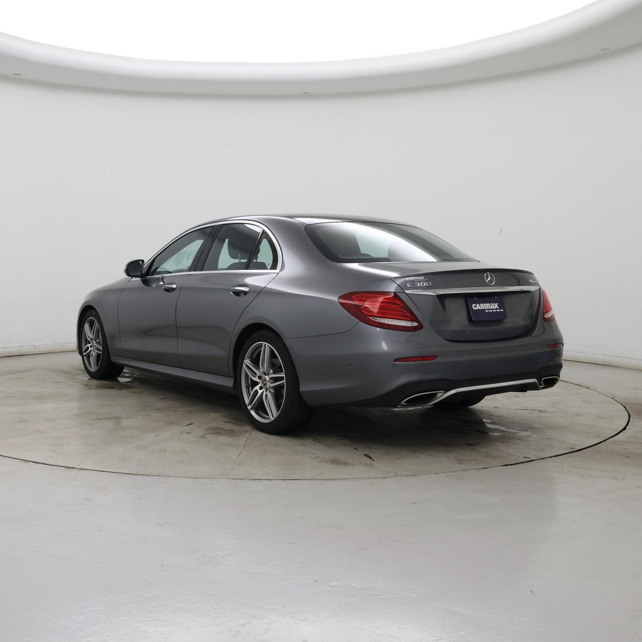 Thumbnail: 2018 Mercedes-Benz E-Class - 2