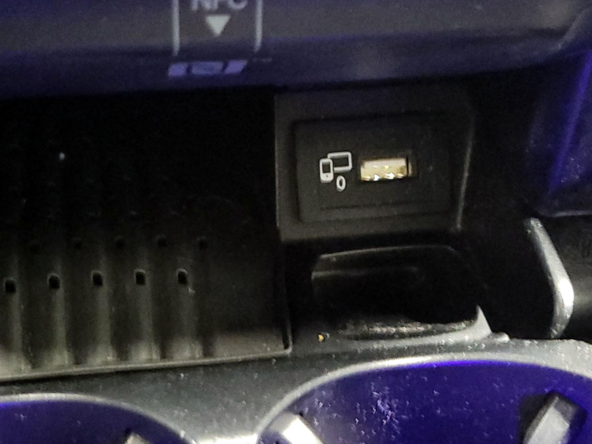 Thumbnail: 2018 Mercedes-Benz E-Class - 19