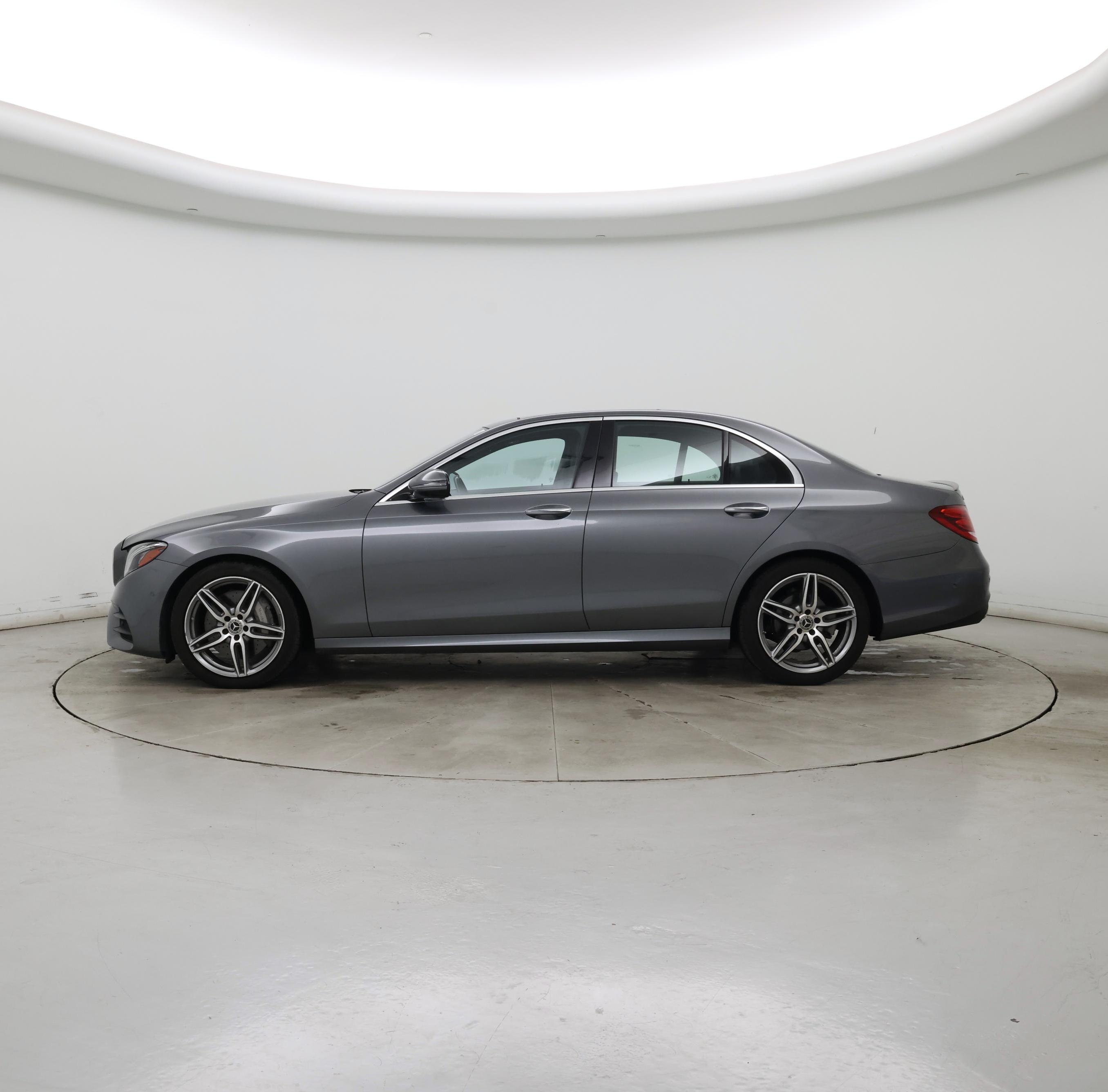 Thumbnail: 2018 Mercedes-Benz E-Class - 3