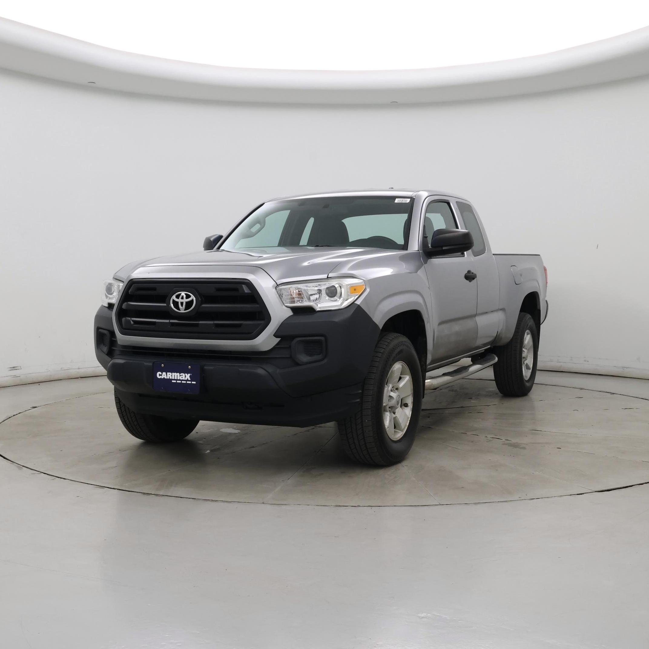 Thumbnail: 2017 Toyota Tacoma - 4