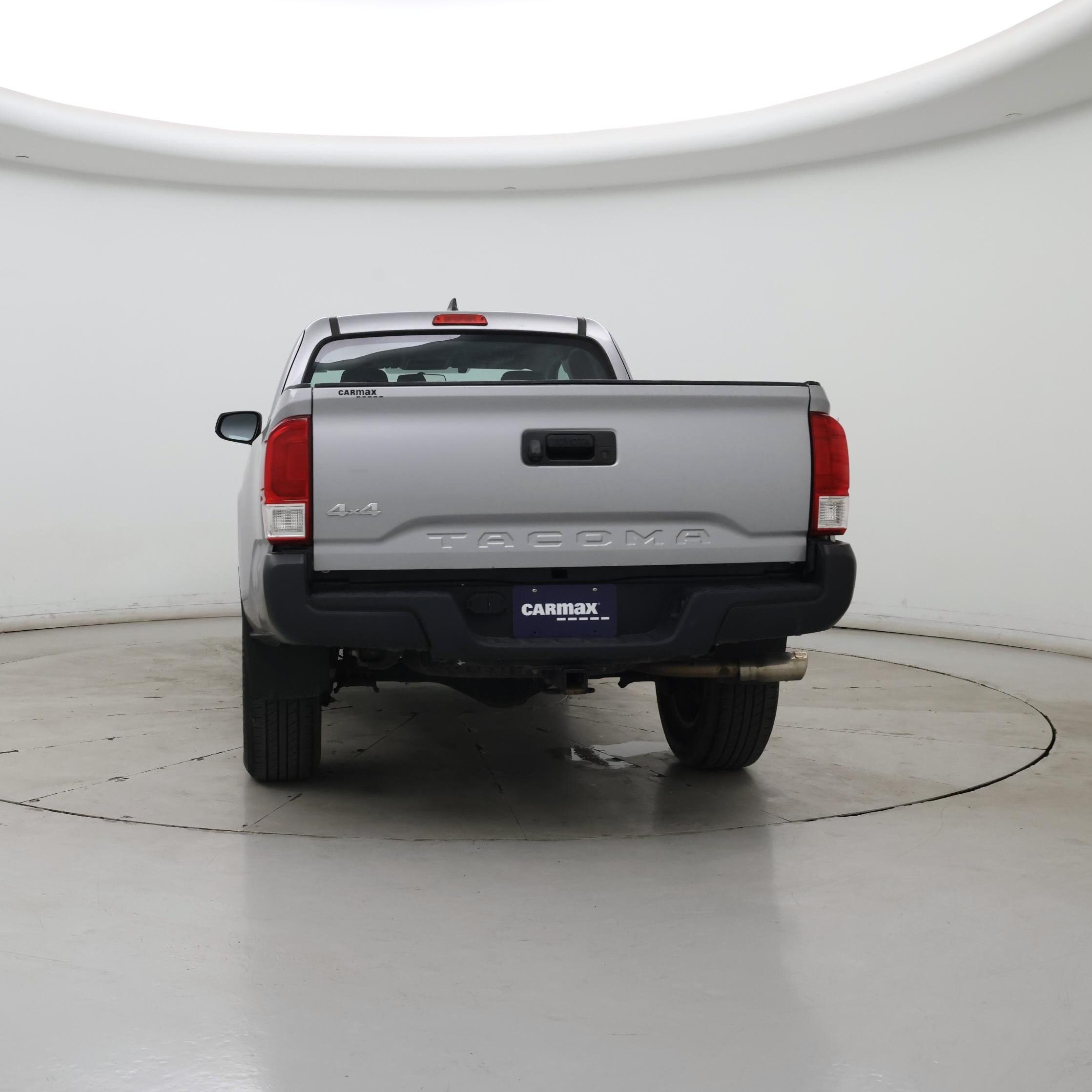 Thumbnail: 2017 Toyota Tacoma - 6