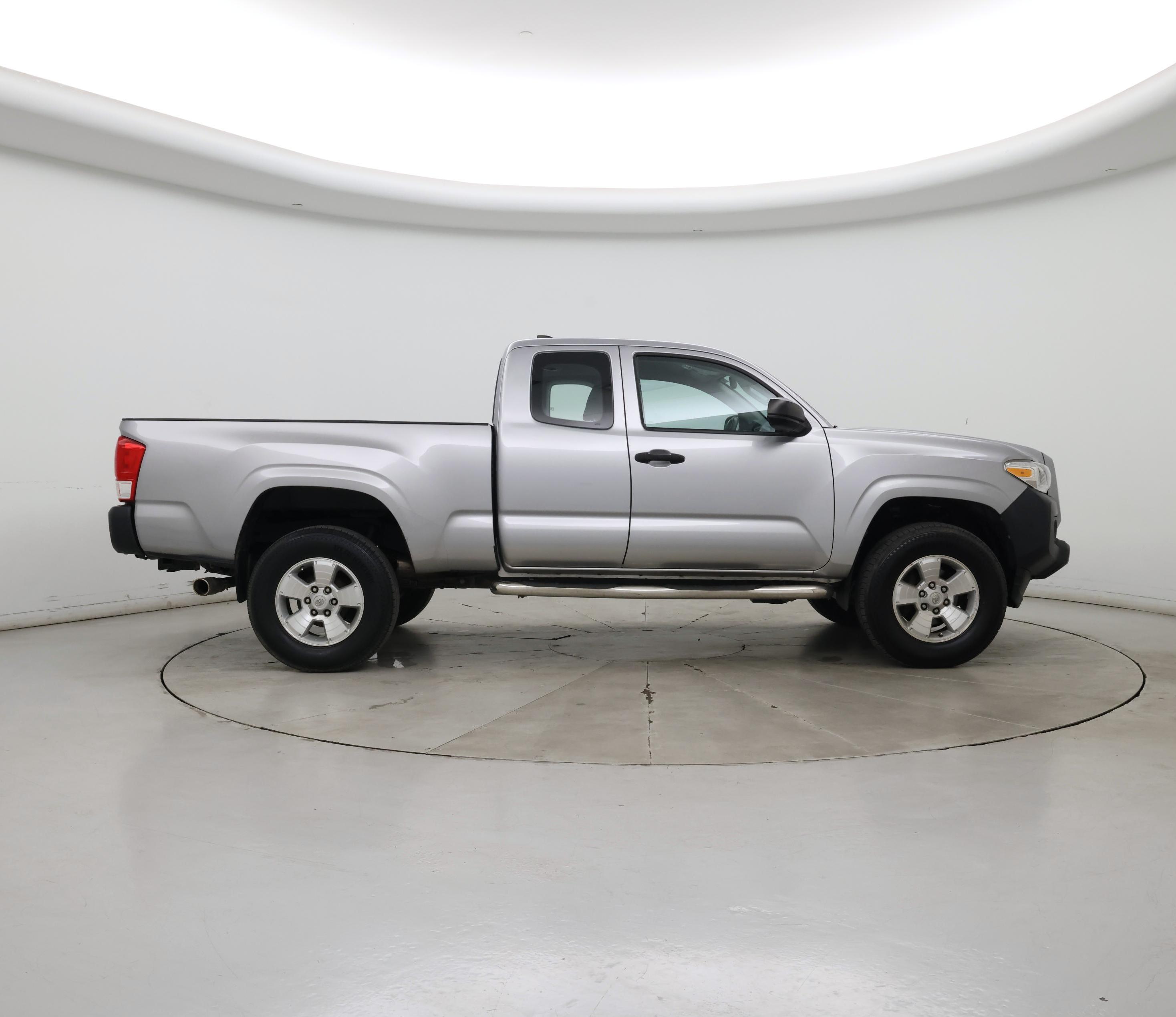 Thumbnail: 2017 Toyota Tacoma - 7