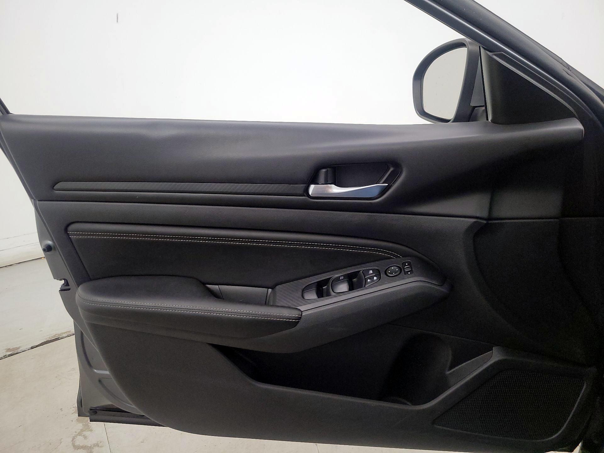 Thumbnail: 2019 Nissan Altima - 12