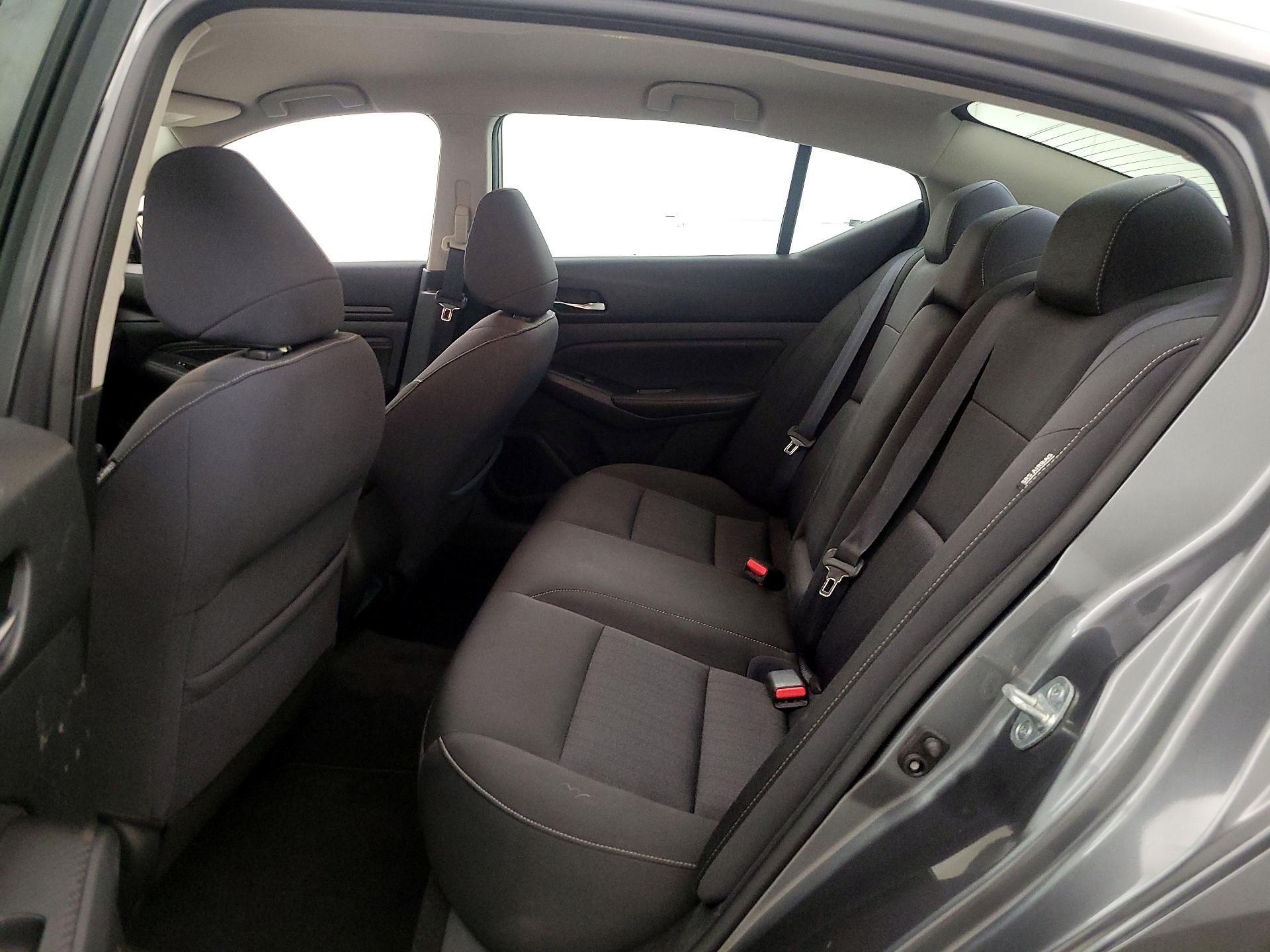 Thumbnail: 2019 Nissan Altima - 19