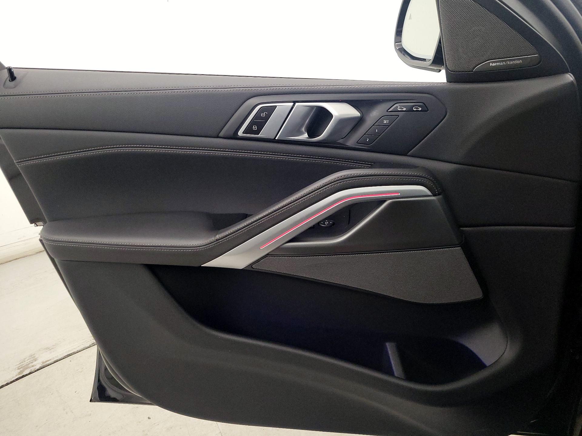 Thumbnail: 2021 BMW X6 - 12