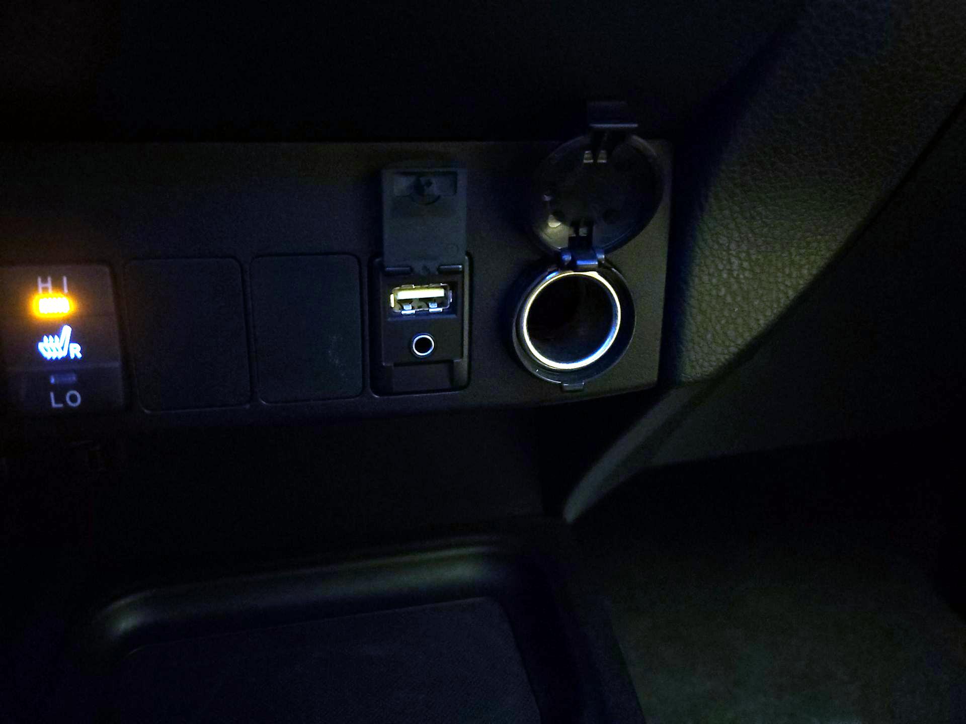 Thumbnail: 2018 Toyota RAV4 - 18