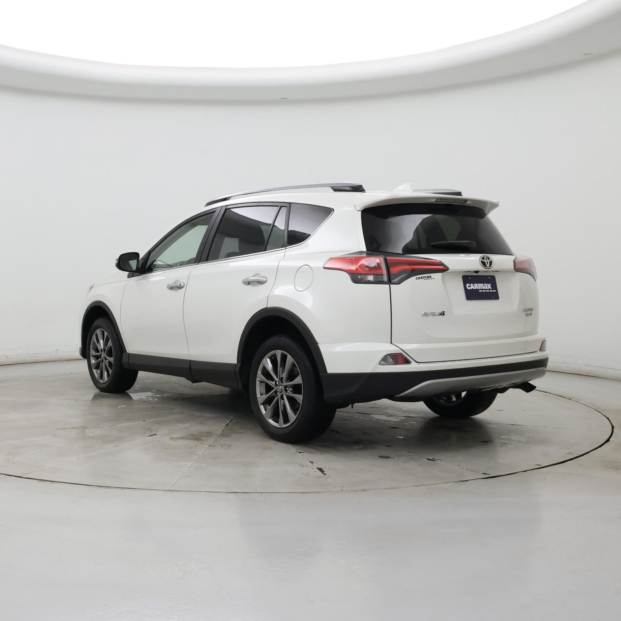 Thumbnail: 2018 Toyota RAV4 - 2