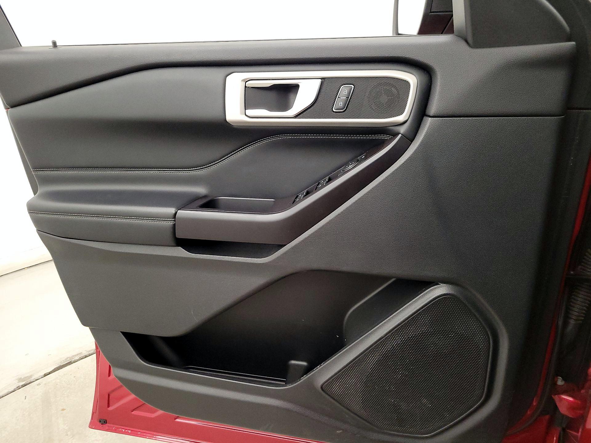 Thumbnail: 2020 Ford Explorer - 12