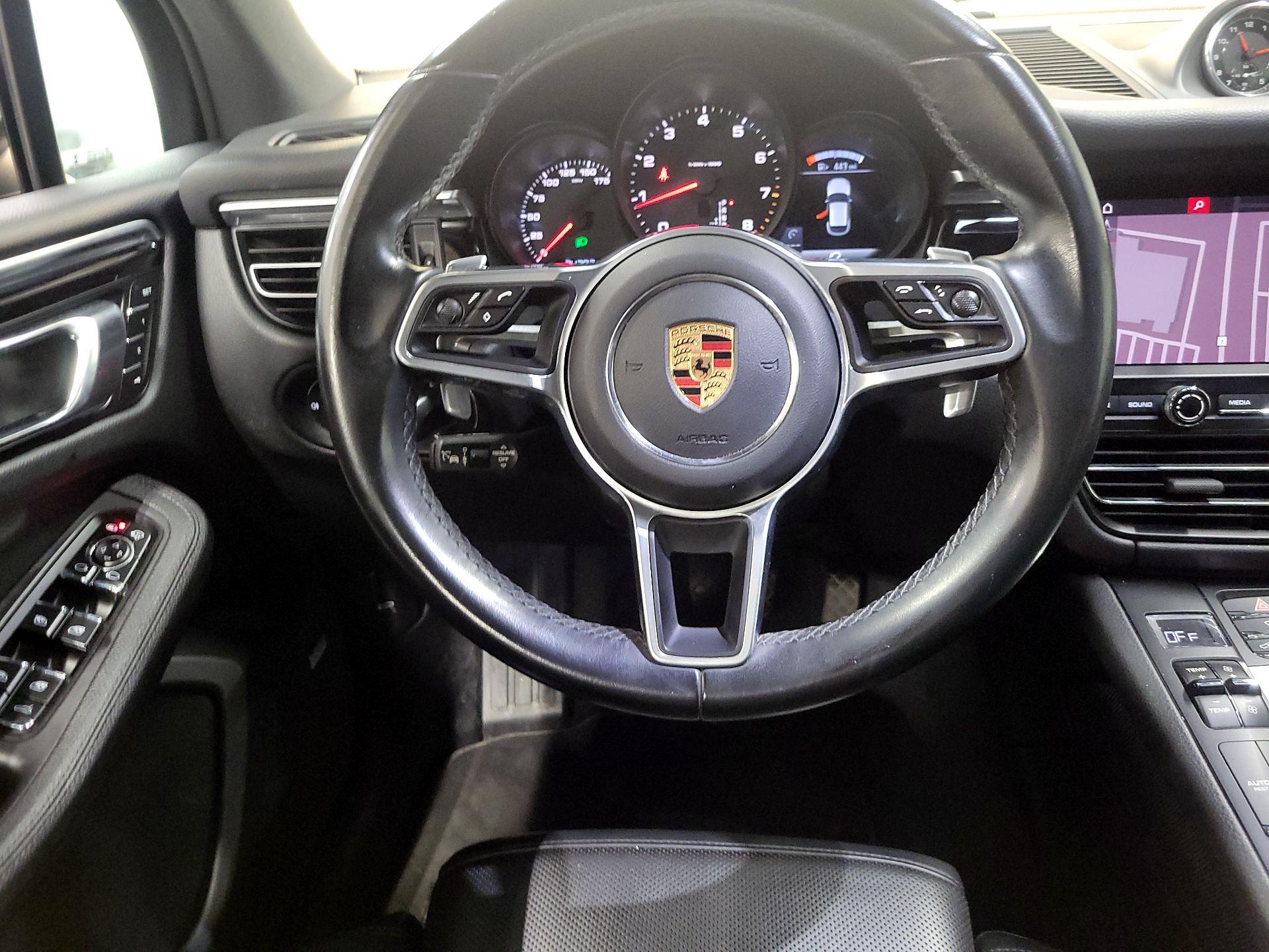 Thumbnail: 2020 Porsche Macan - 10