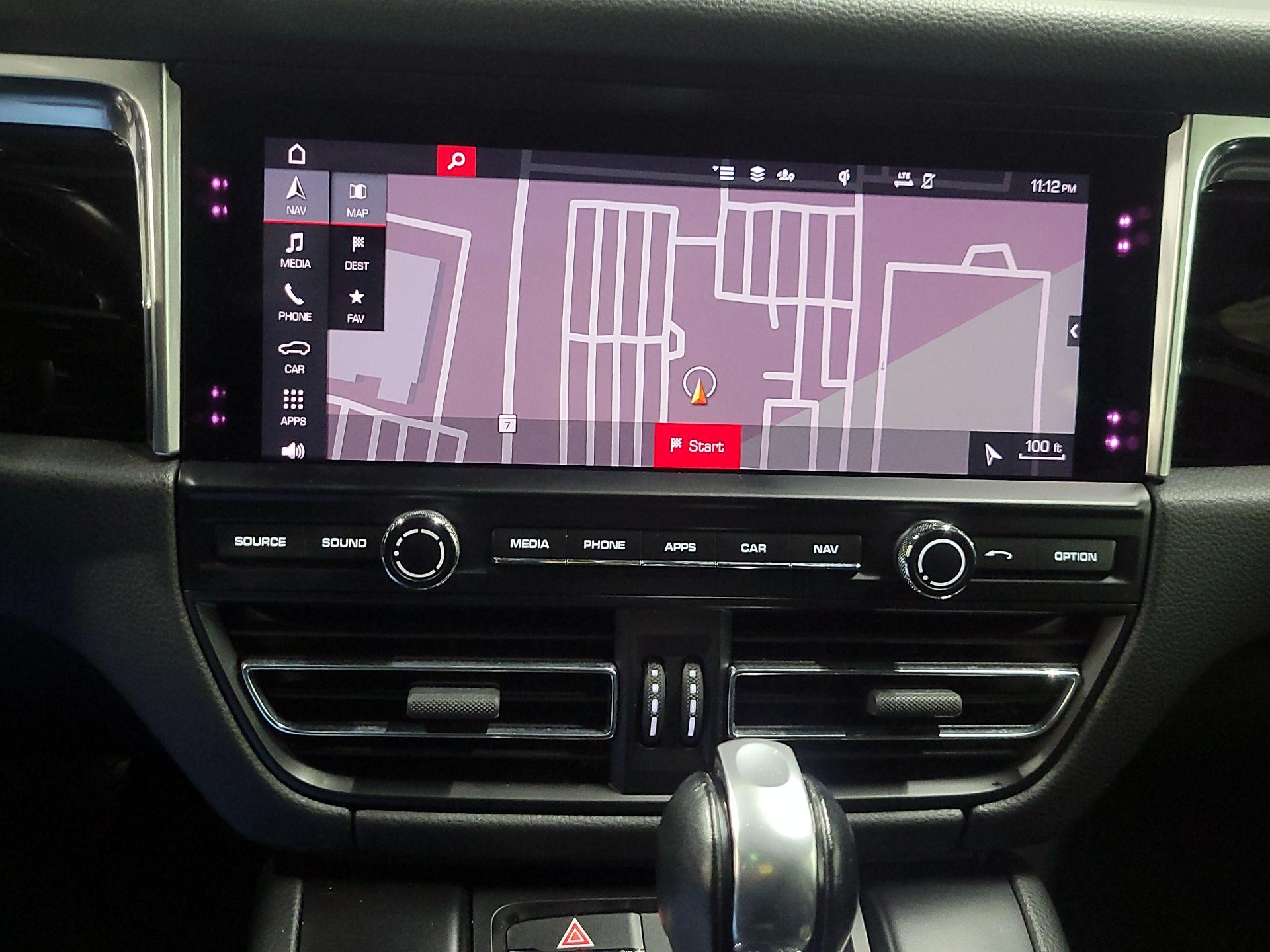 Thumbnail: 2020 Porsche Macan - 14