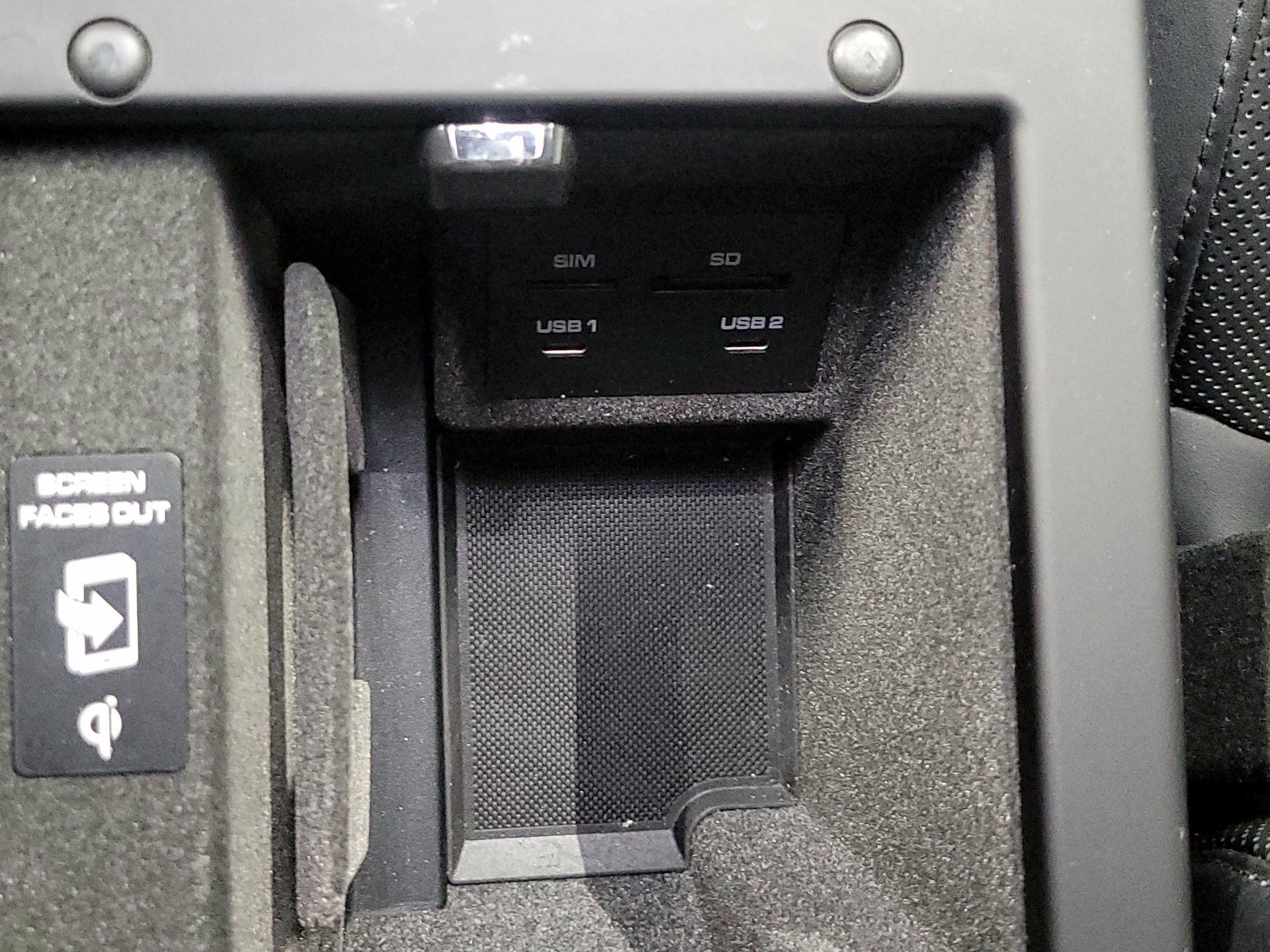 Thumbnail: 2020 Porsche Macan - 19