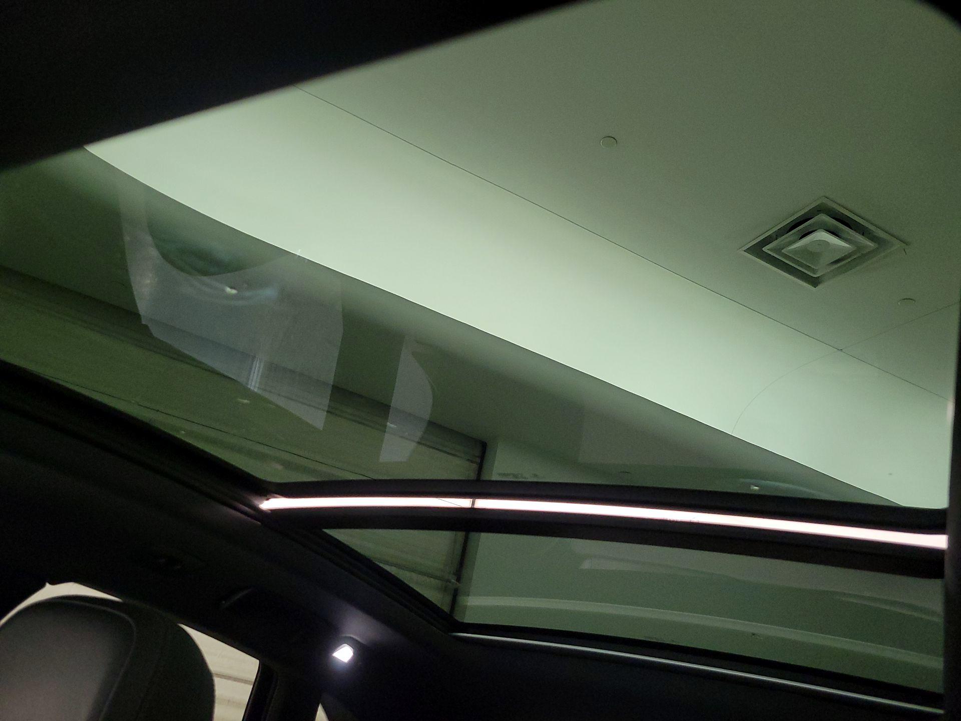 Thumbnail: 2020 Porsche Macan - 20