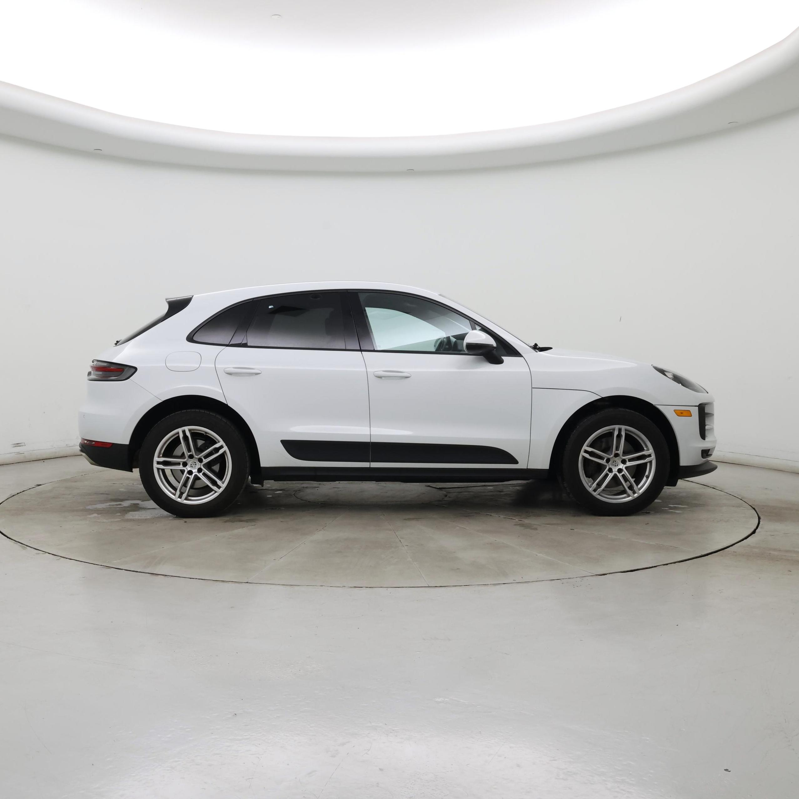 Thumbnail: 2020 Porsche Macan - 7