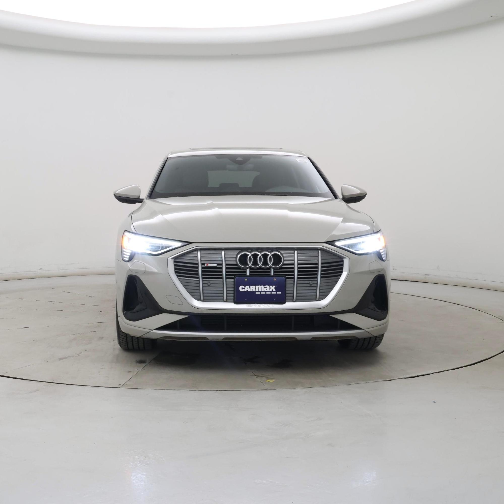 Thumbnail: 2022 Audi e-tron S - 5