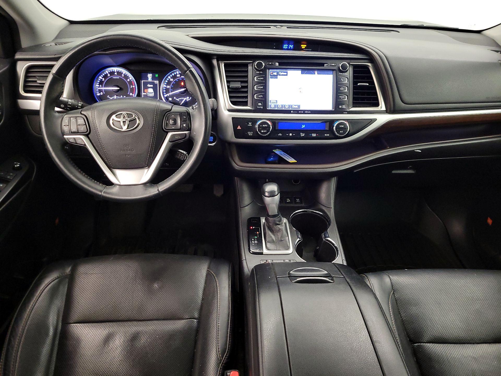 Thumbnail: 2016 Toyota Highlander - 9