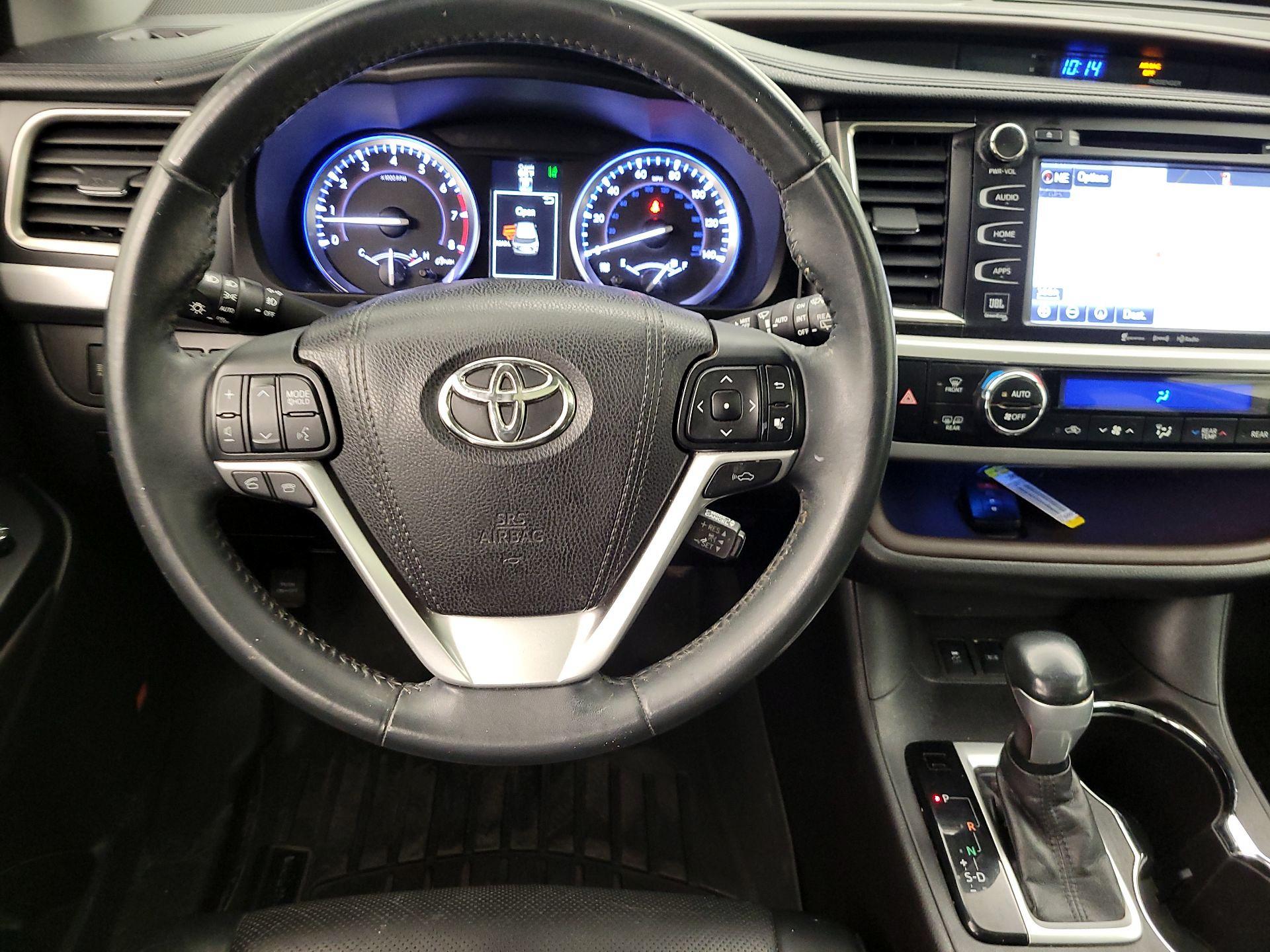 Thumbnail: 2016 Toyota Highlander - 10