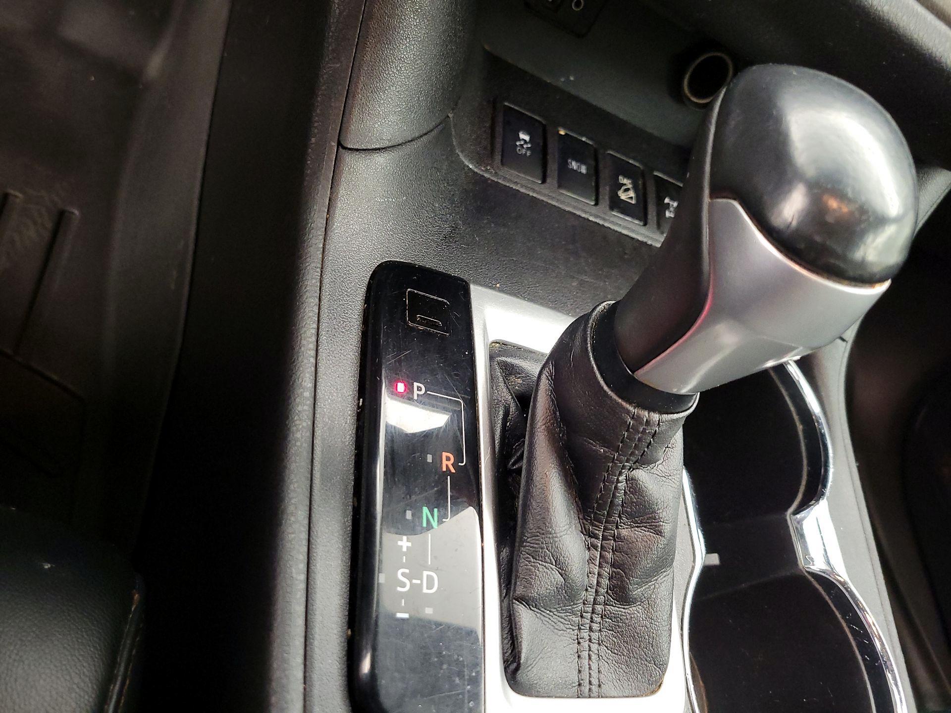 Thumbnail: 2016 Toyota Highlander - 18