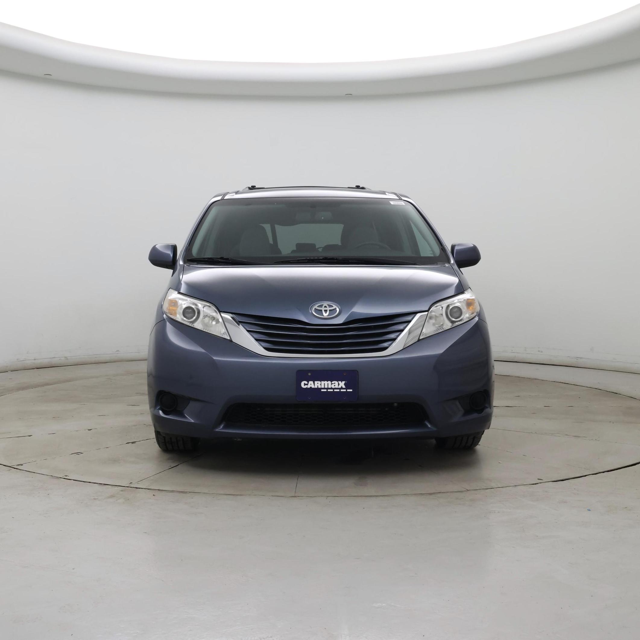 Thumbnail: 2017 Toyota Sienna - 5