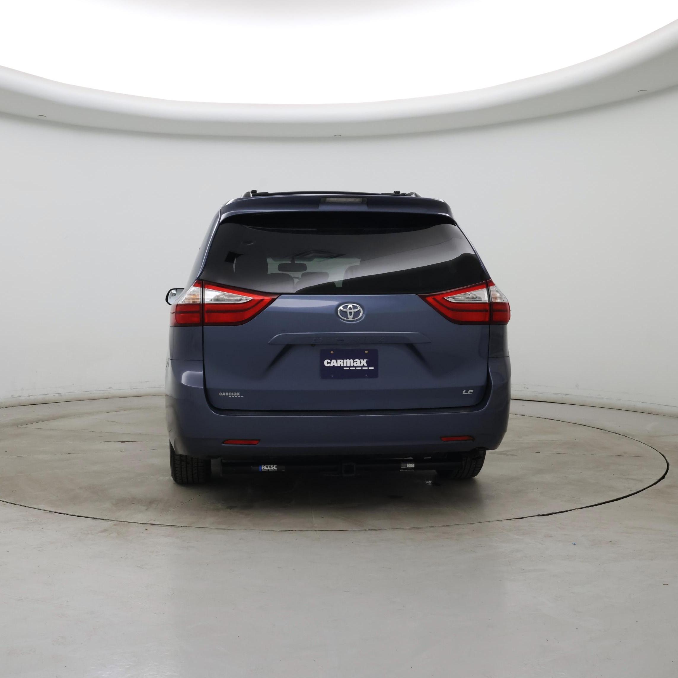 Thumbnail: 2017 Toyota Sienna - 6