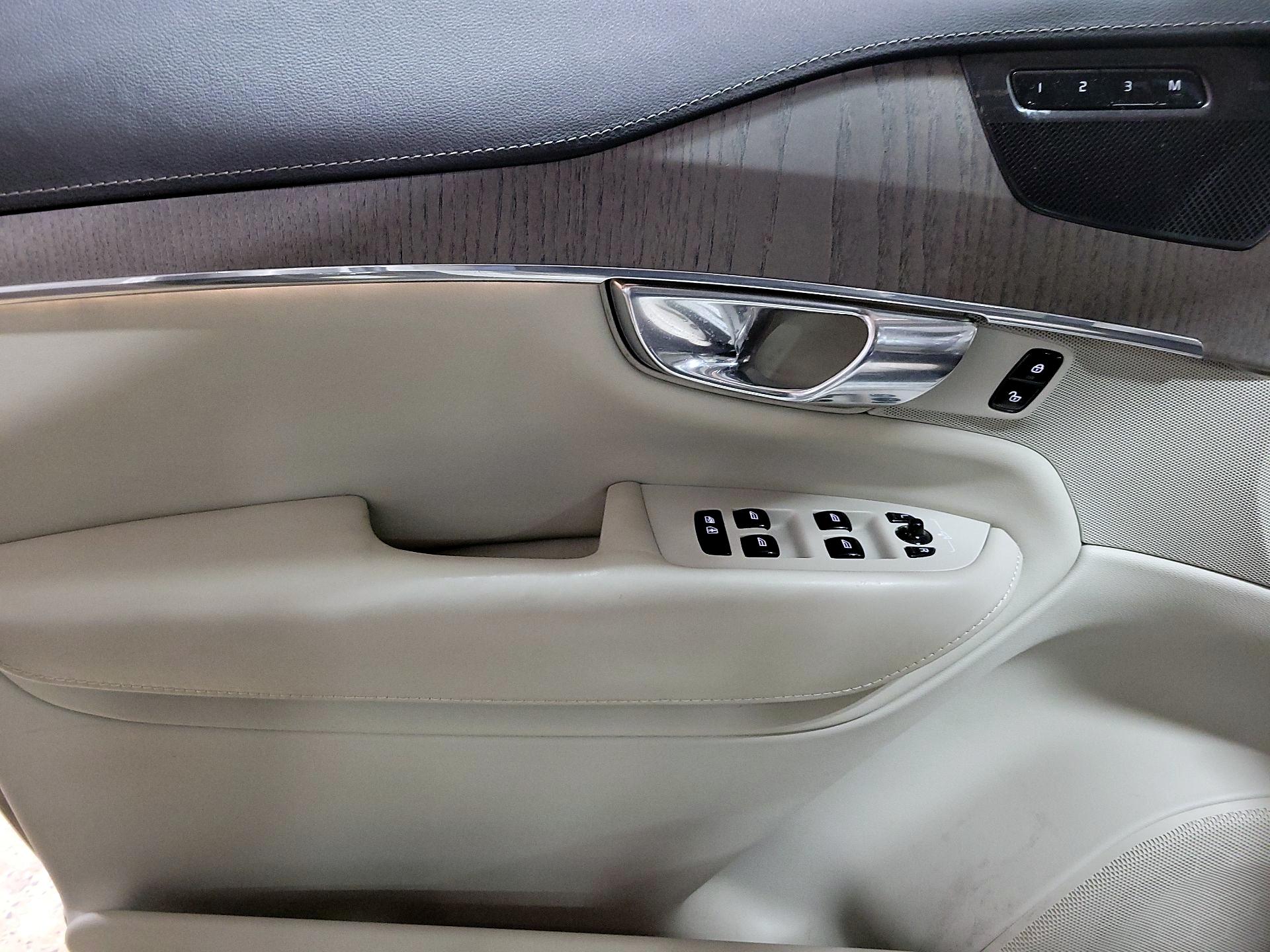 Thumbnail: 2020 Volvo XC90 - 12