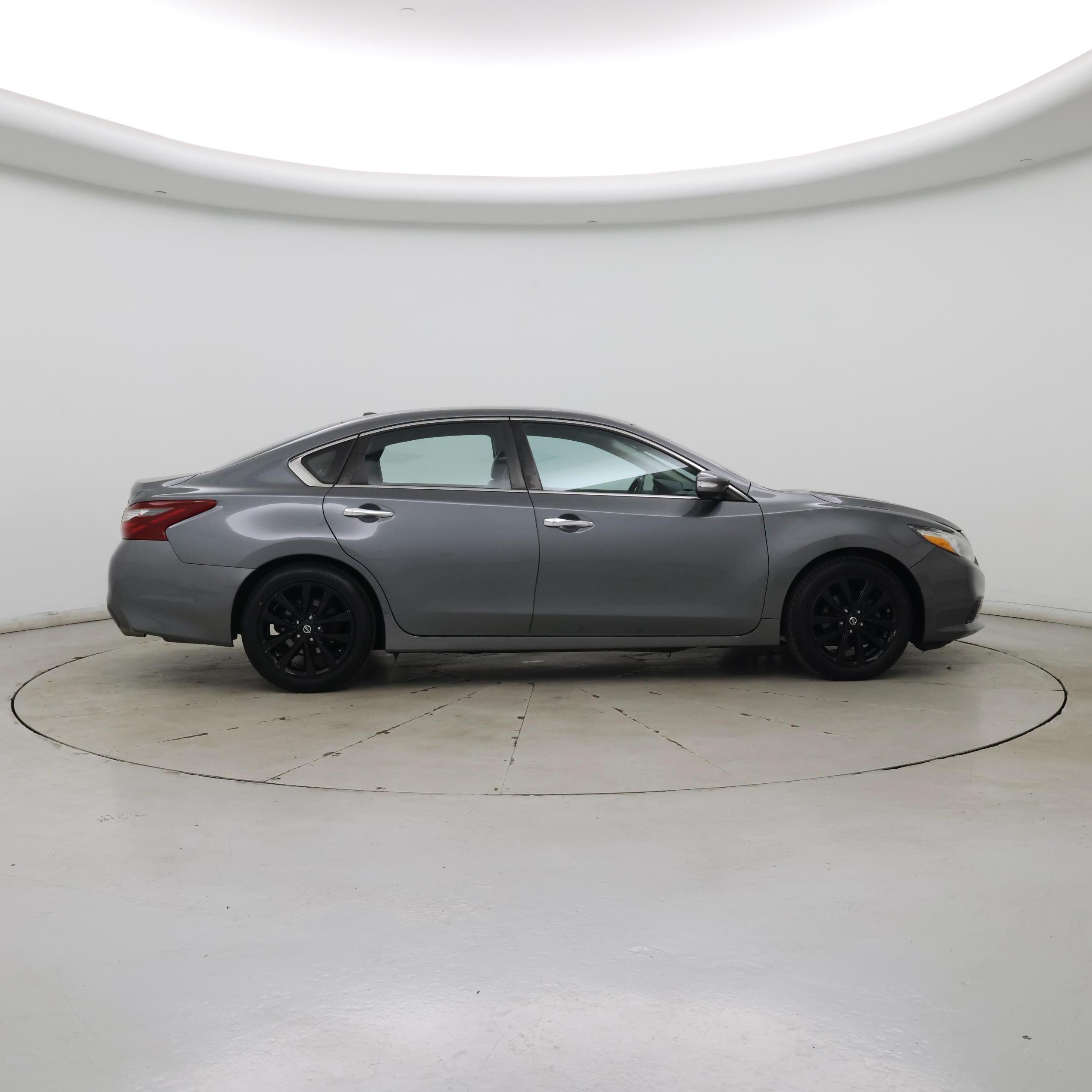 Thumbnail: 2018 Nissan Altima - 7