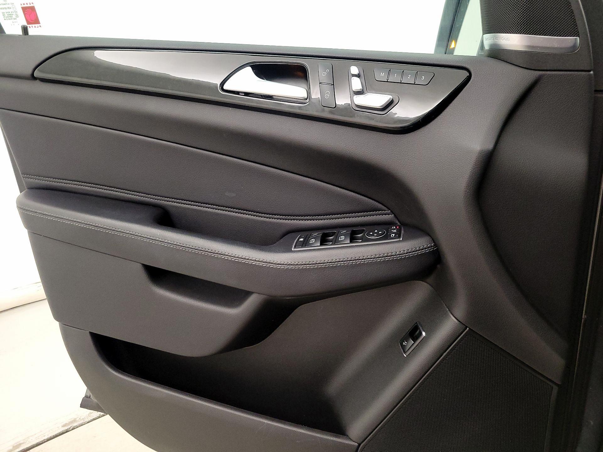 Thumbnail: 2018 Mercedes-Benz GLE - 12