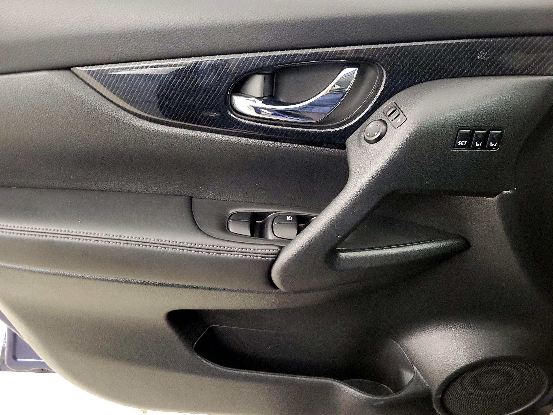 Thumbnail: 2020 Nissan Rogue - 12