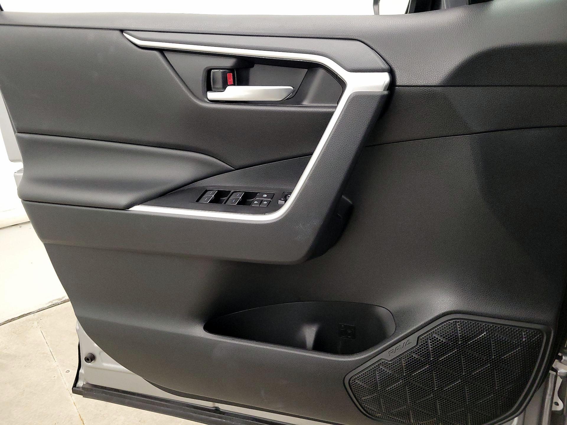 Thumbnail: 2023 Toyota RAV4 - 12