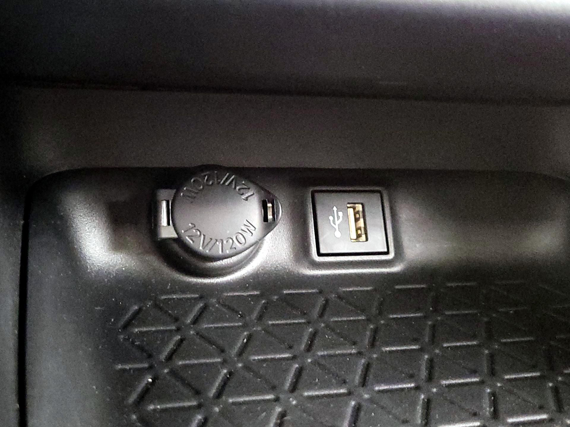 Thumbnail: 2023 Toyota RAV4 - 18