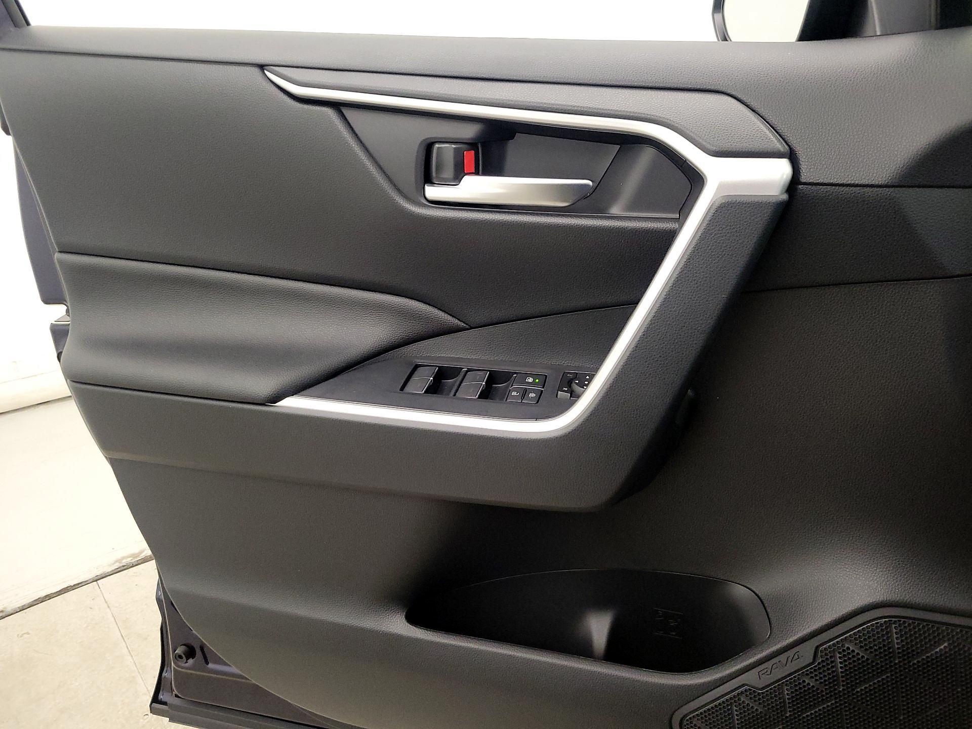 Thumbnail: 2025 Toyota RAV4 - 12