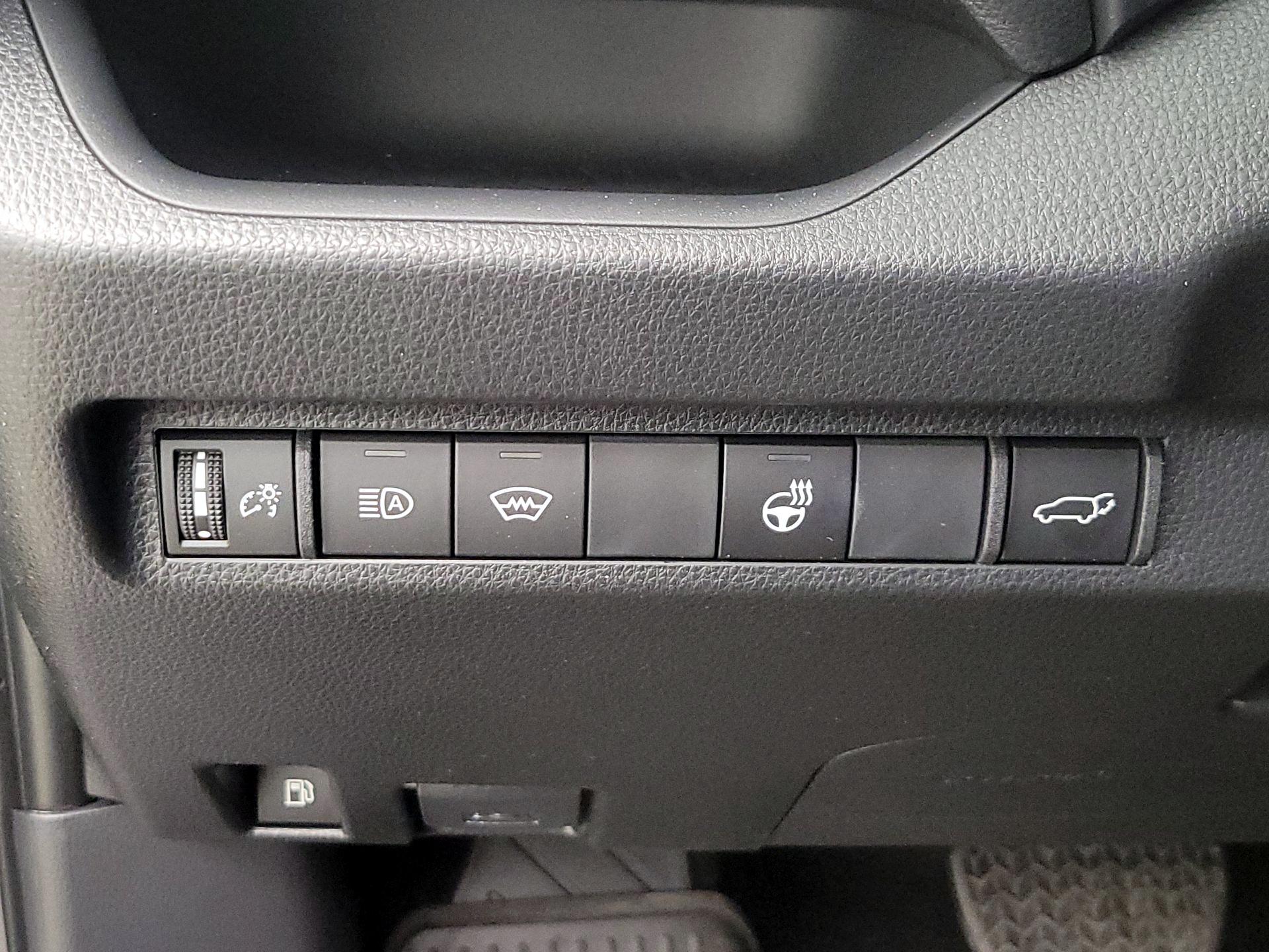 Thumbnail: 2025 Toyota RAV4 - 13