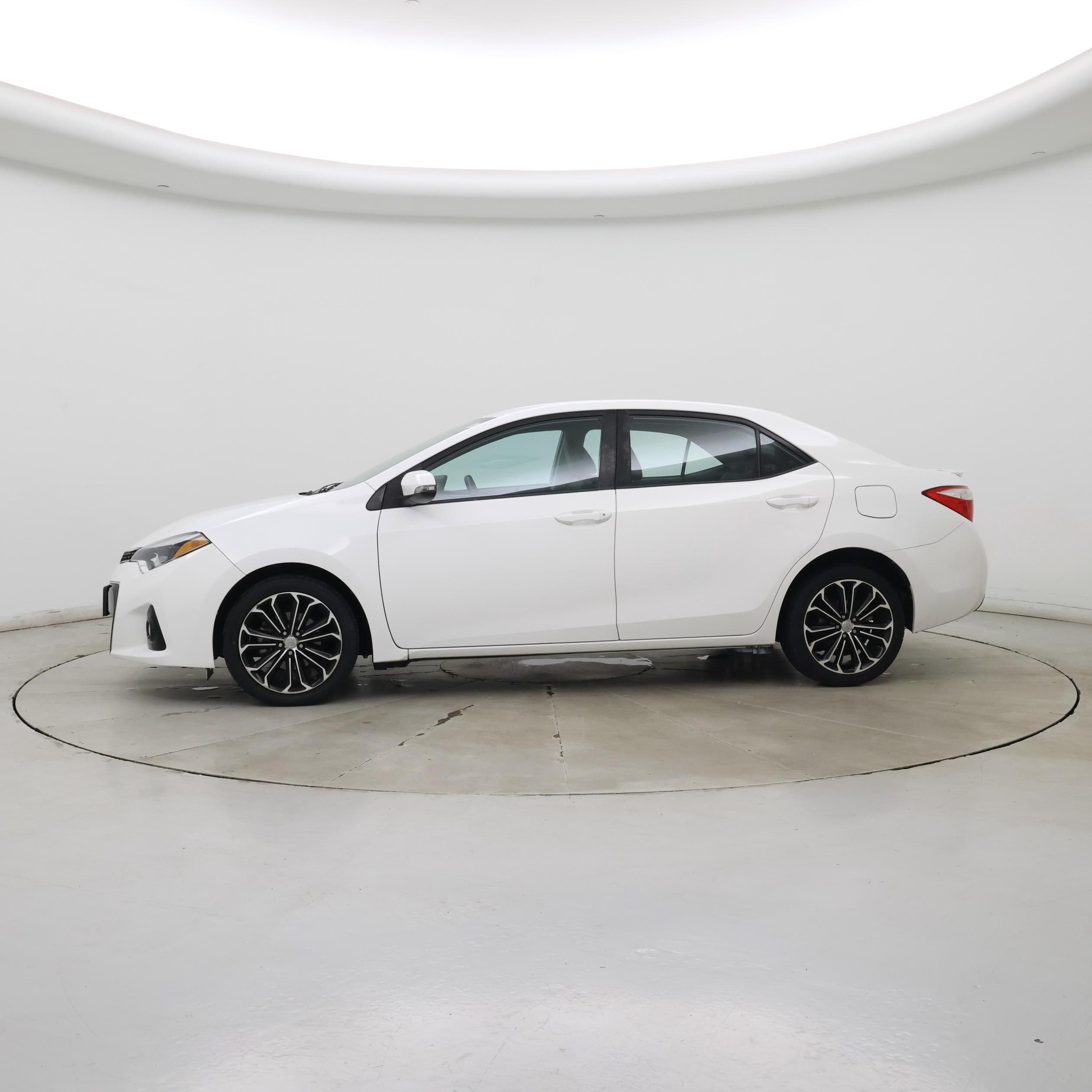 Thumbnail: 2014 Toyota Corolla - 3