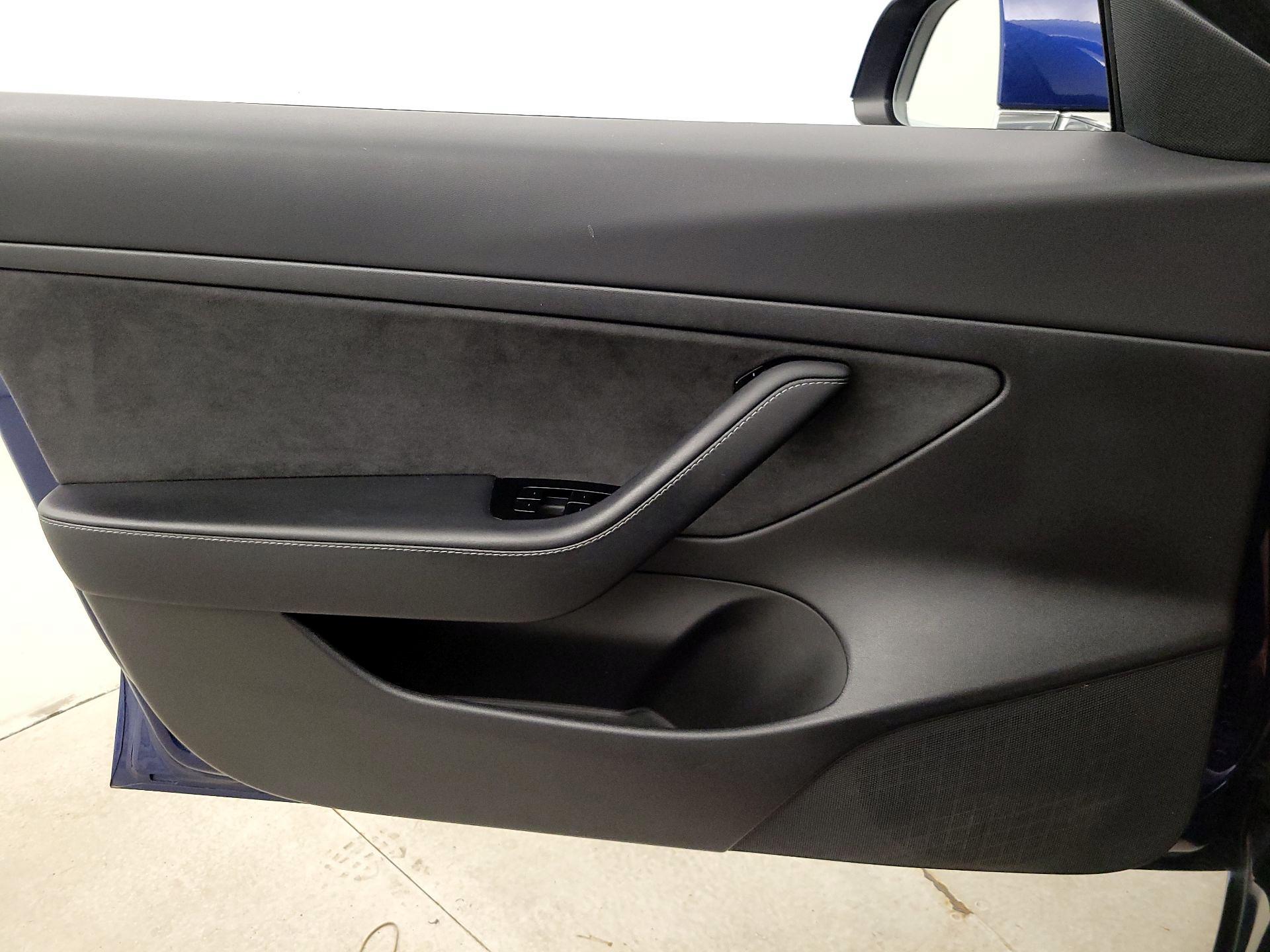 Thumbnail: 2020 Tesla Model 3 - 12