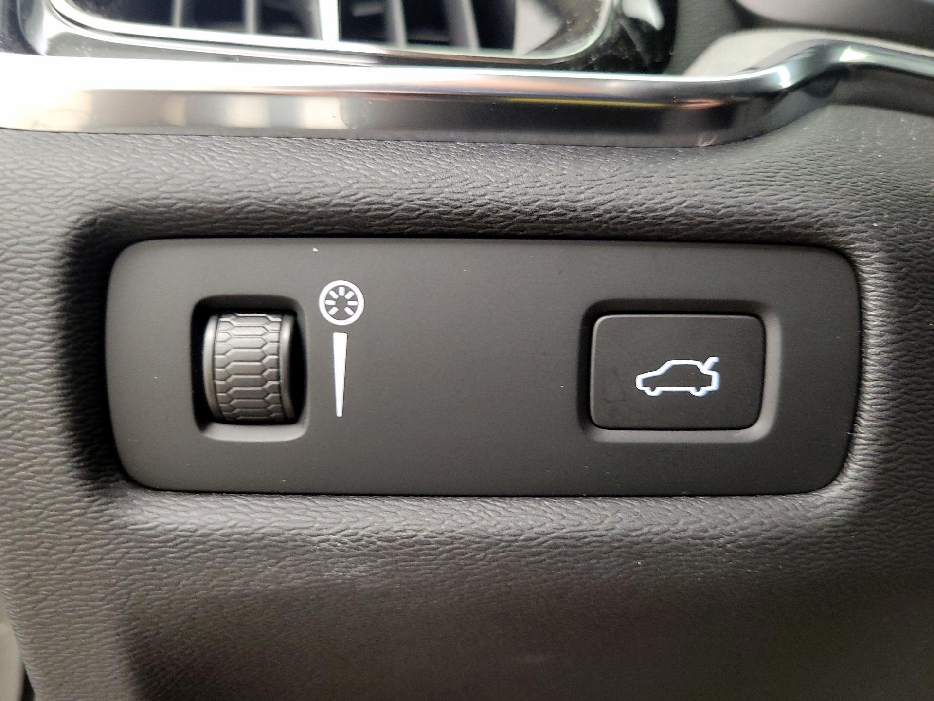 Thumbnail: 2021 Volvo S60 - 13