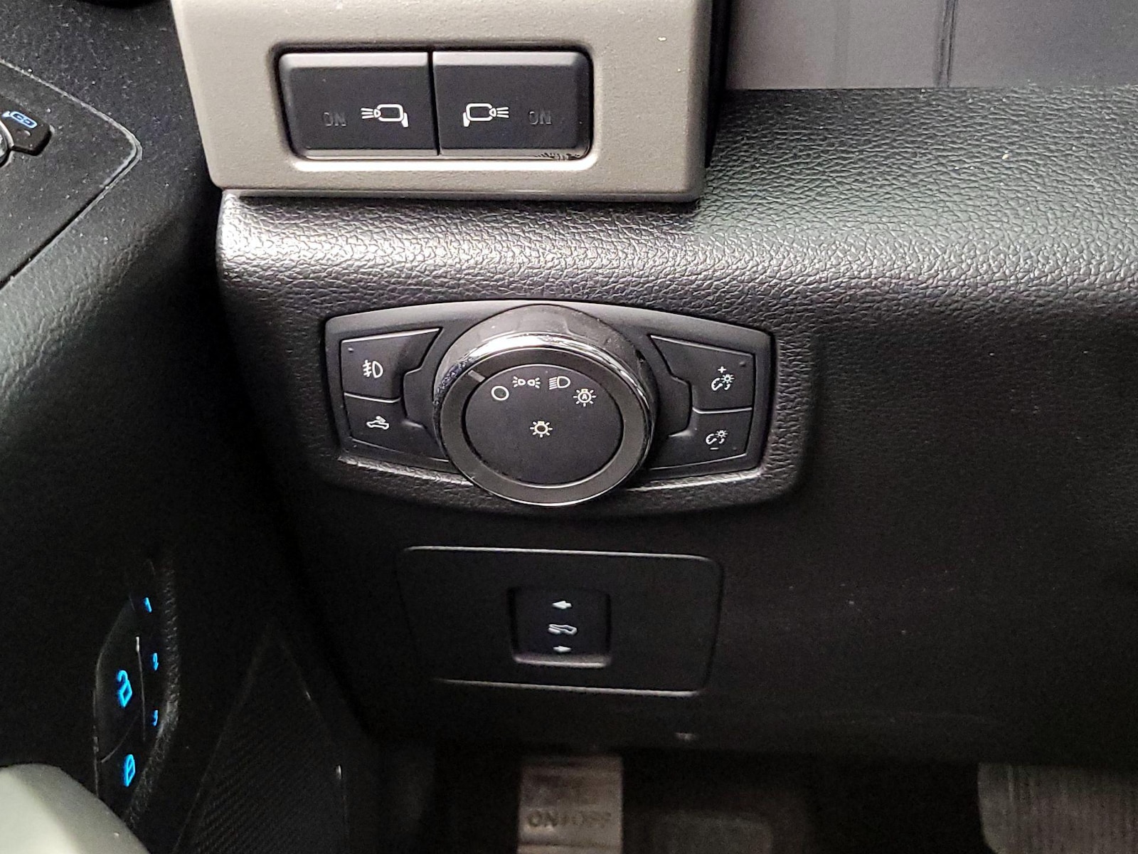2015 Ford F-150 Lariat - Photo 14