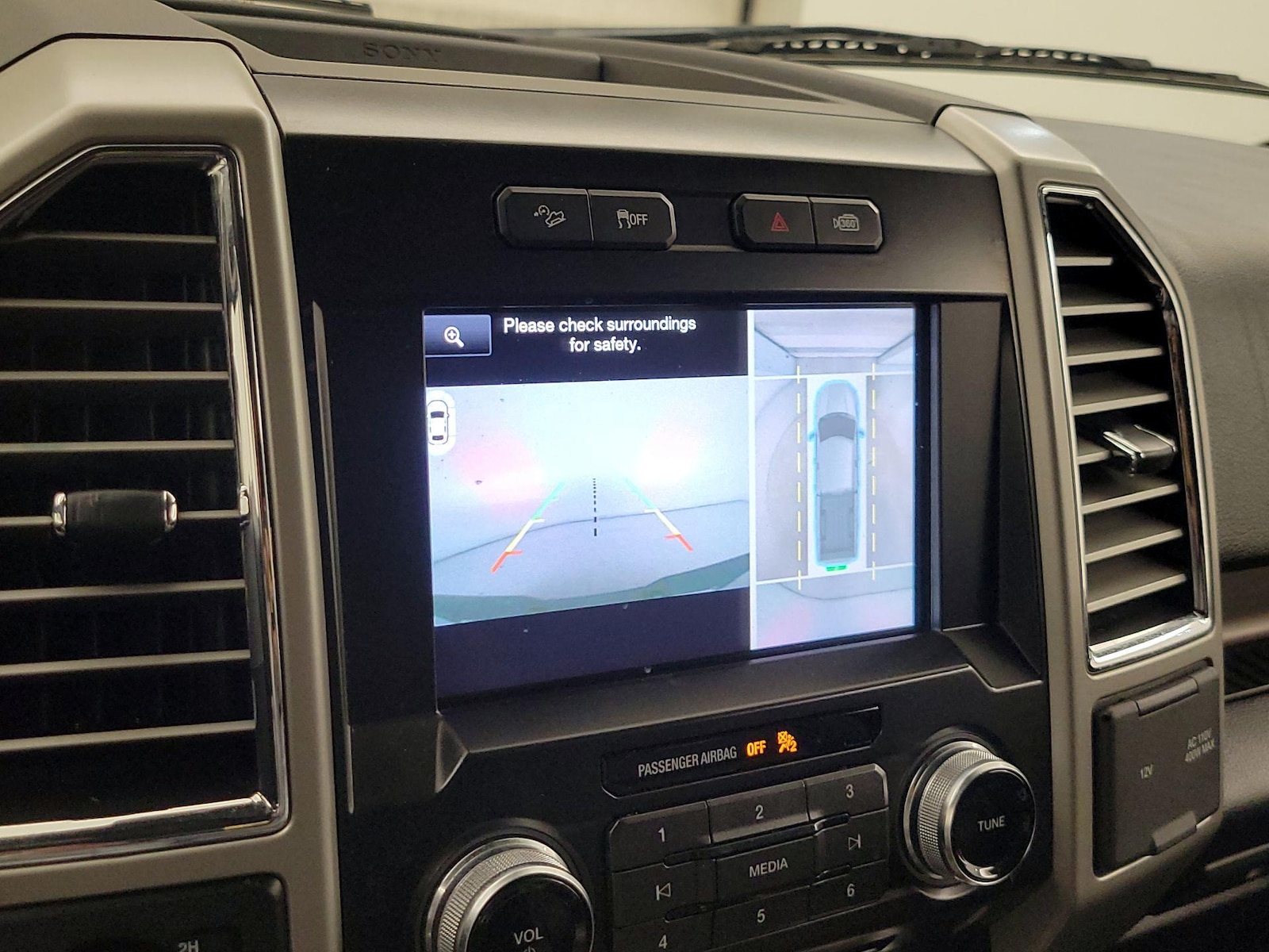 2015 Ford F-150 Lariat - Photo 16