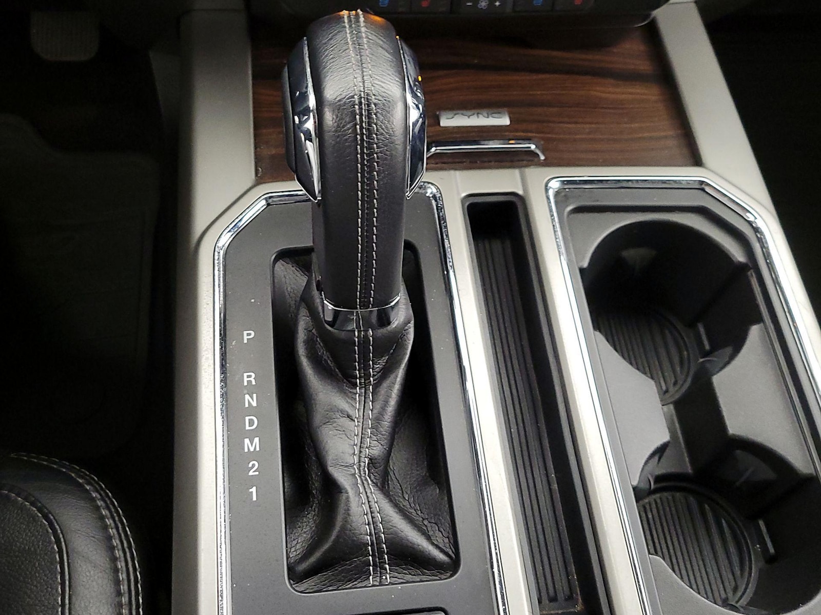 2015 Ford F-150 Lariat - Photo 19