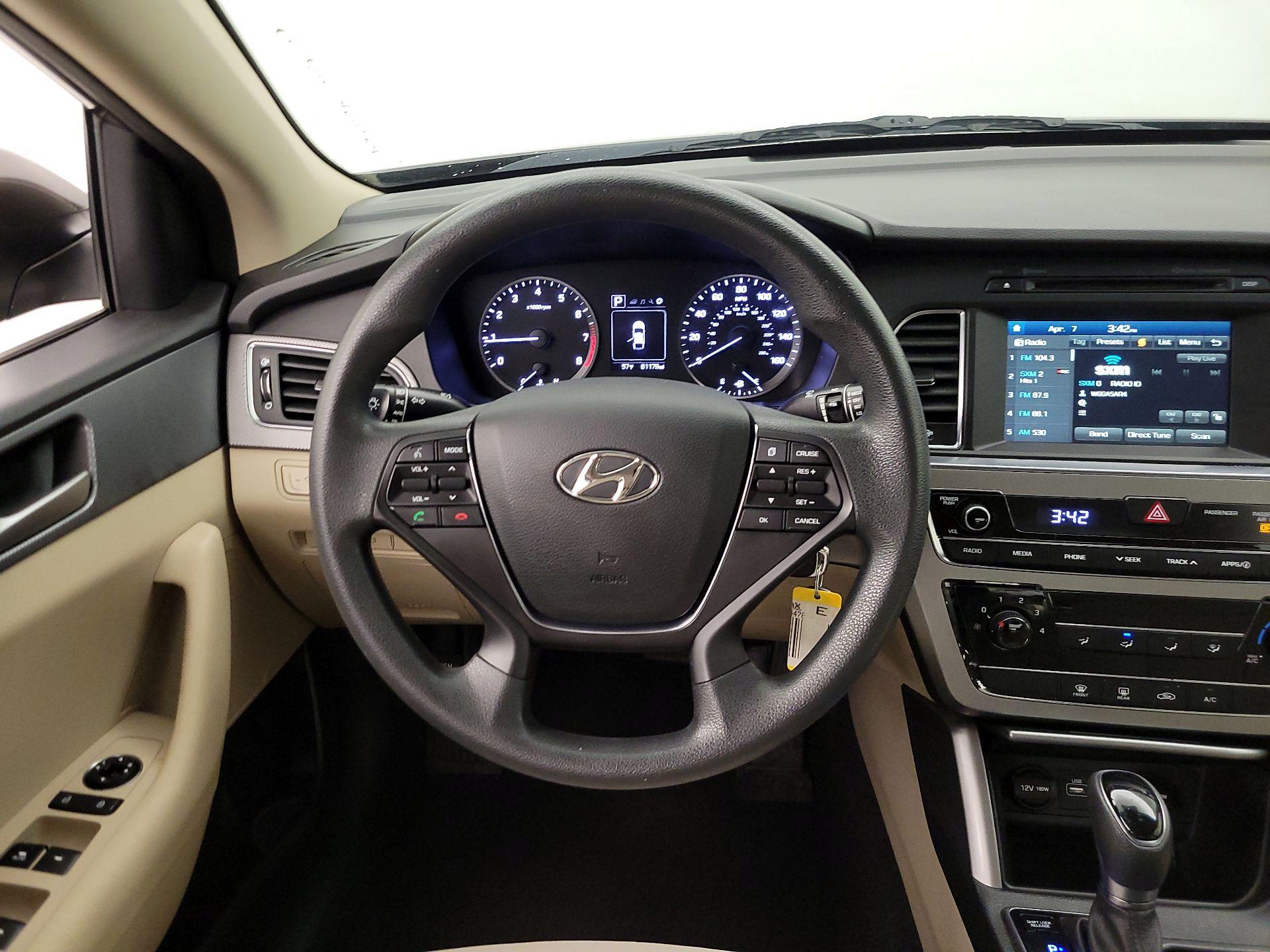 Thumbnail: 2017 Hyundai Sonata - 10