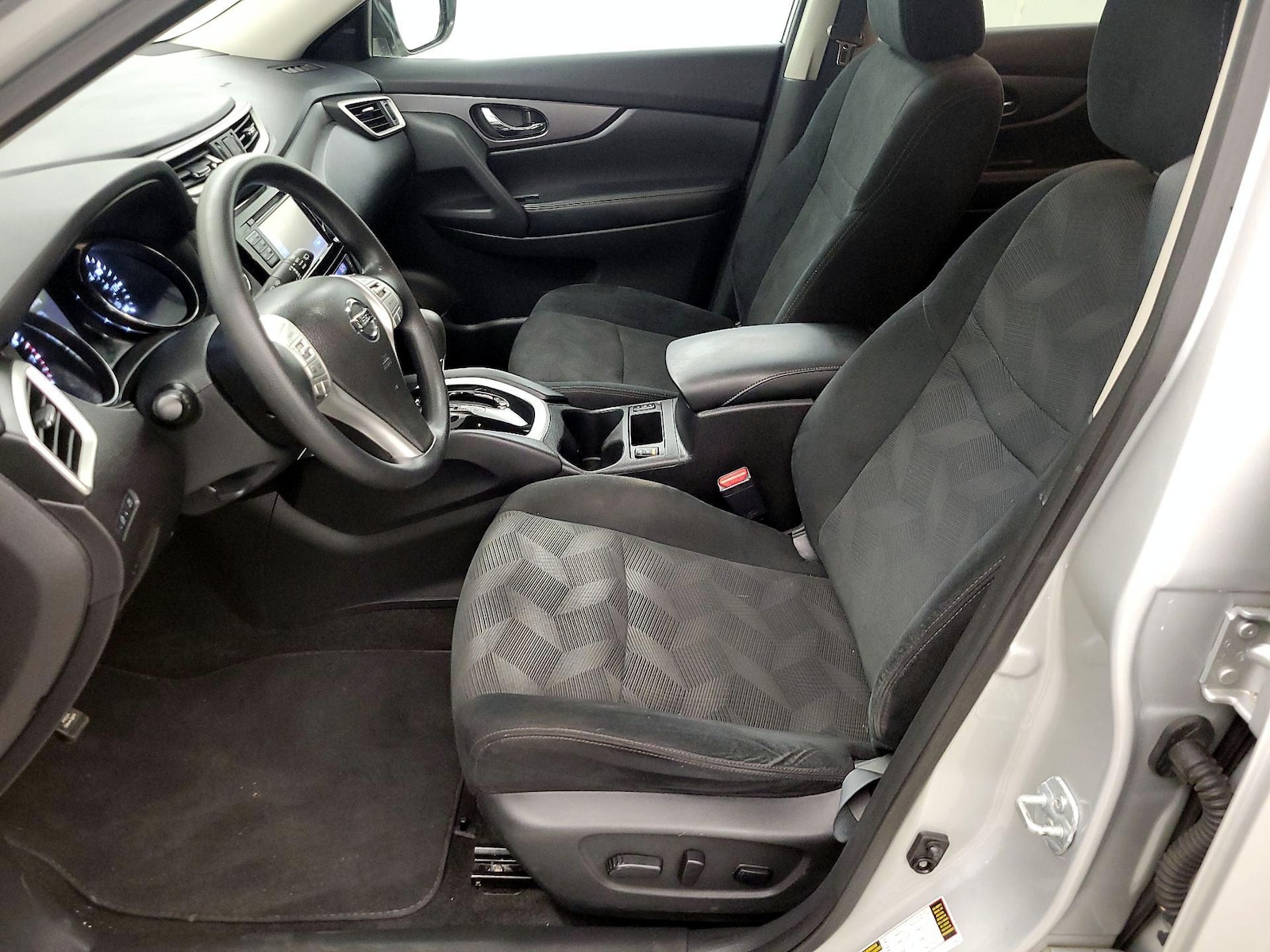 2016 Nissan Rogue SV - Photo 12